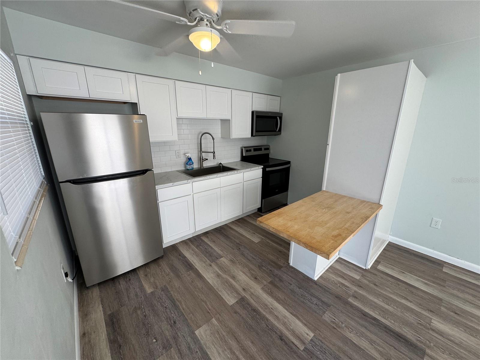 215 PARK BLVD S #B, VENICE, FL — photo 2