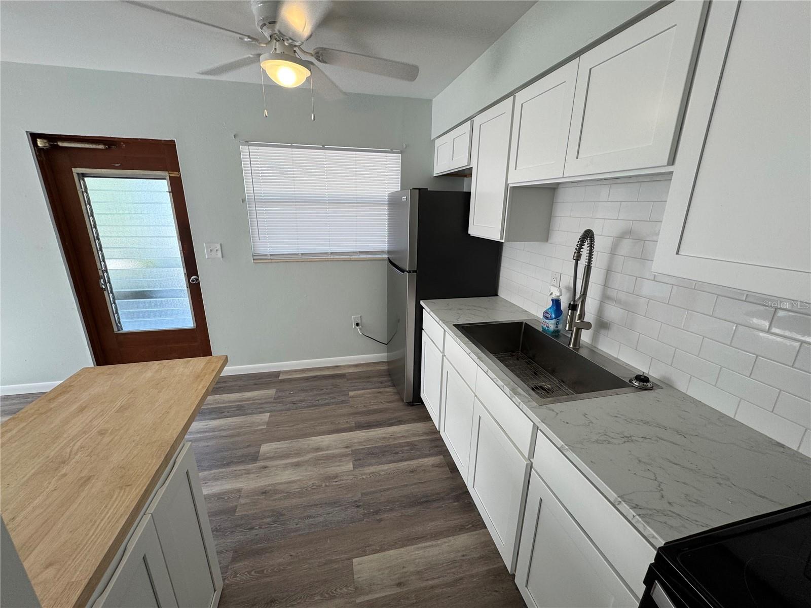 215 PARK BLVD S #B, VENICE, FL — photo 4