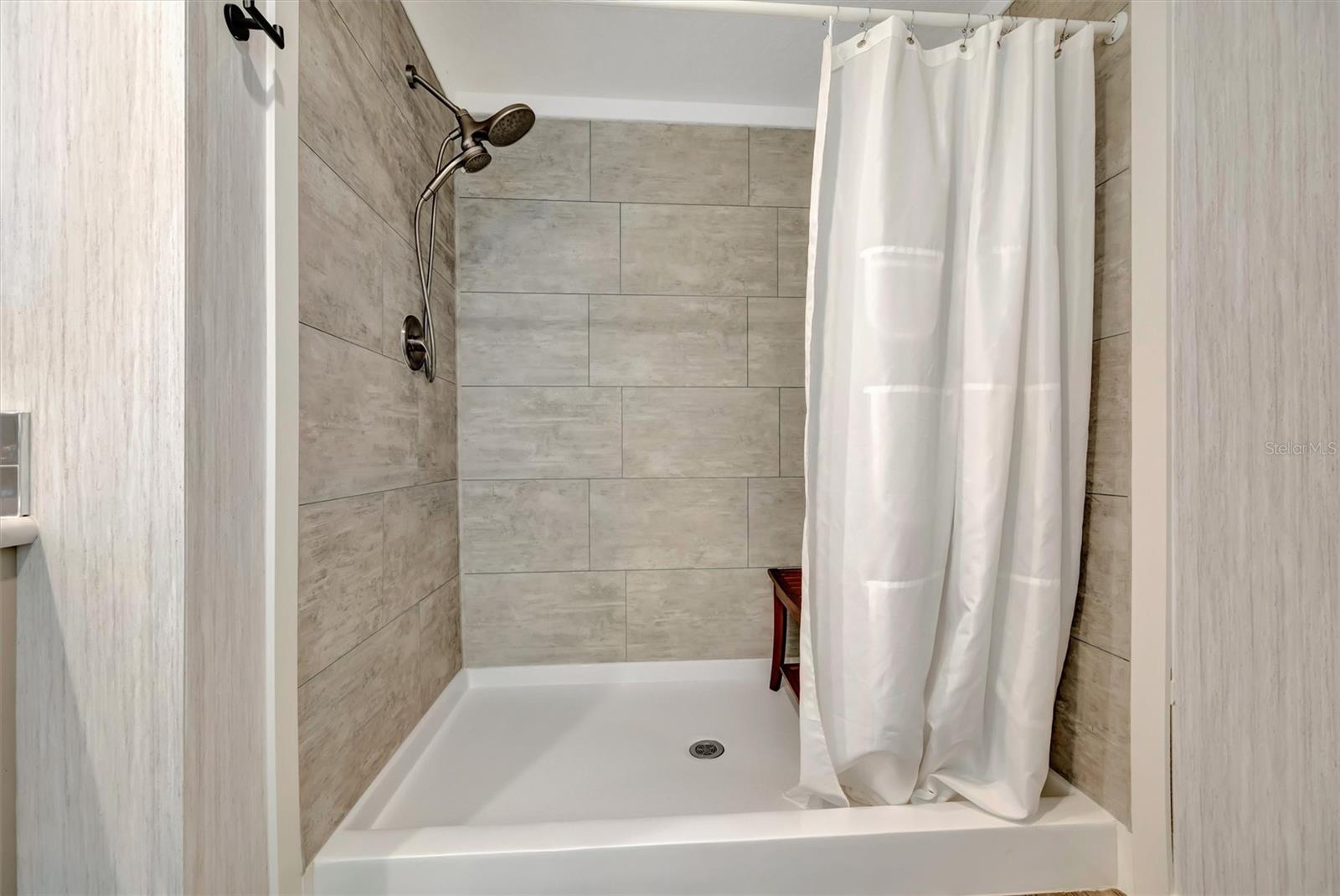 105 W SAINT JOHNS WAY, APOLLO BEACH, FL — photo 15