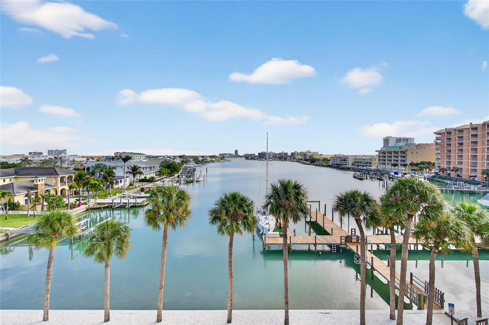 445 HAMDEN DR #405, CLEARWATER BEACH, FL
