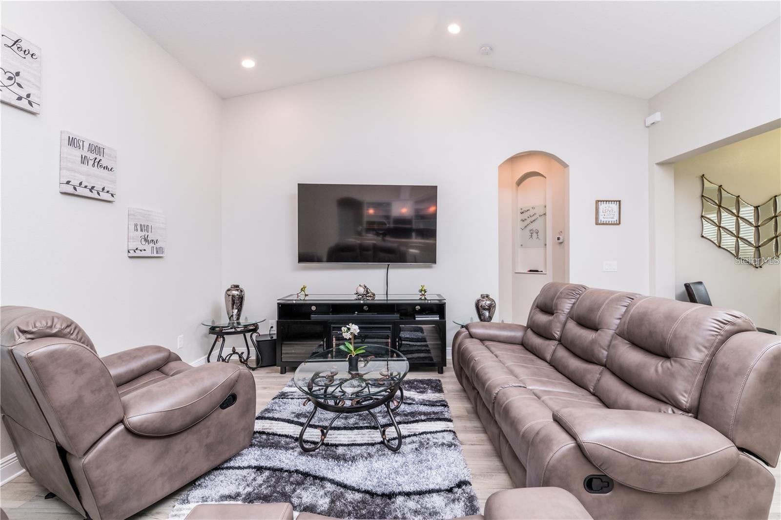5816 LITTLE RIVER DR, TAMPA, FL — photo 7