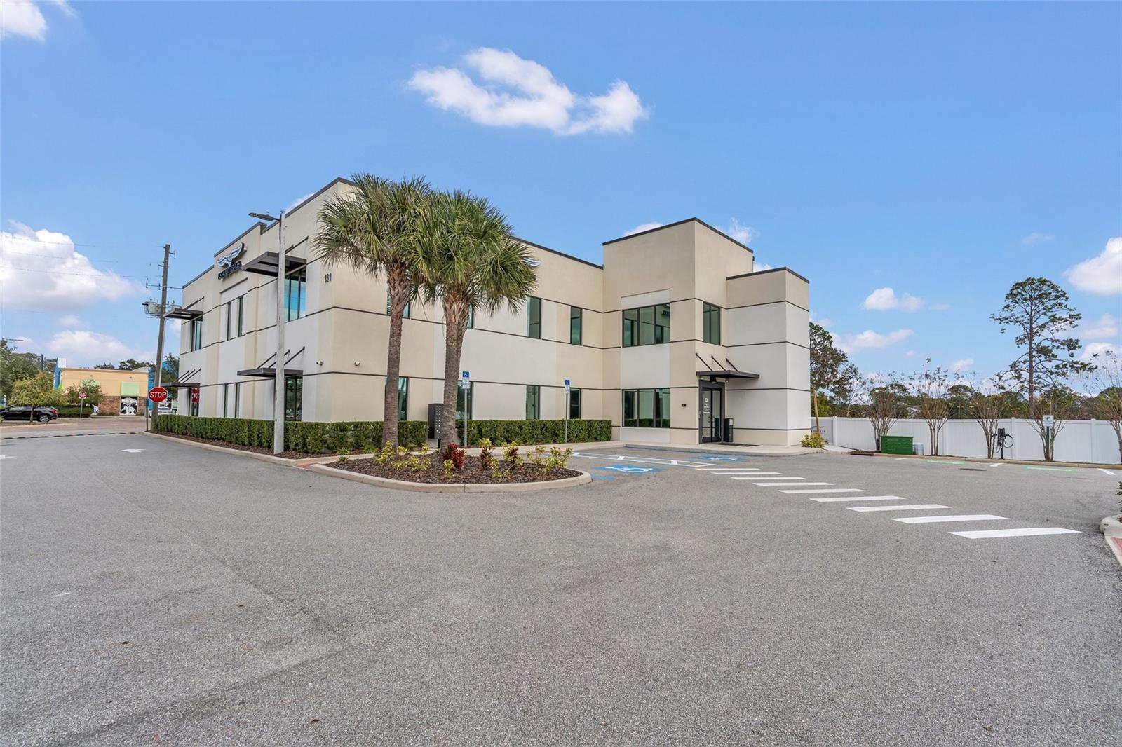 131 S COUNTRY CLUB RD, LAKE MARY, FL