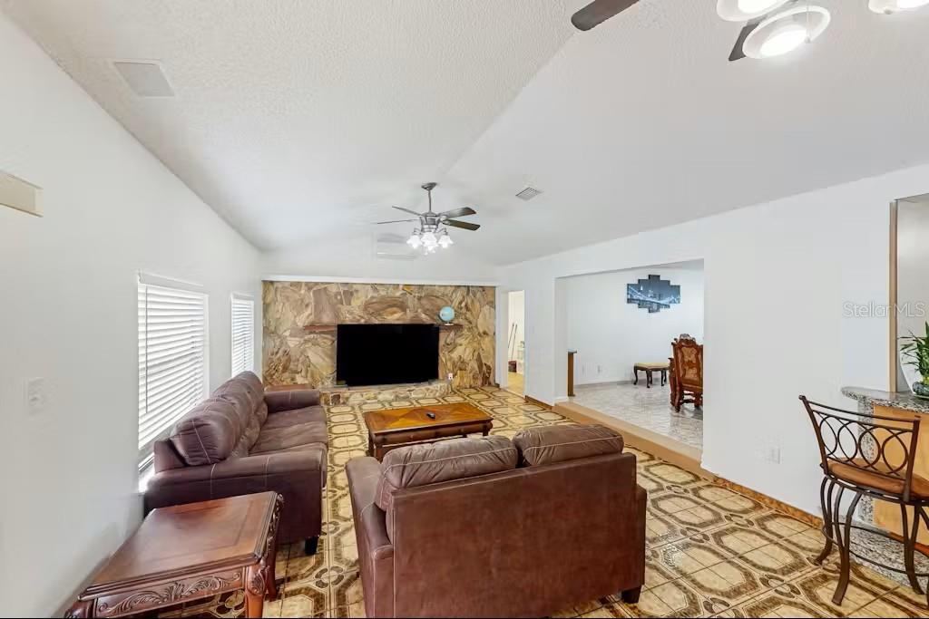 6223 TRAVIS BLVD, TAMPA, FL — photo 4