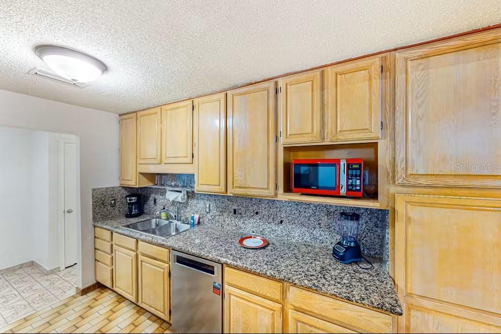 6223 TRAVIS BLVD, TAMPA, FL — photo 7