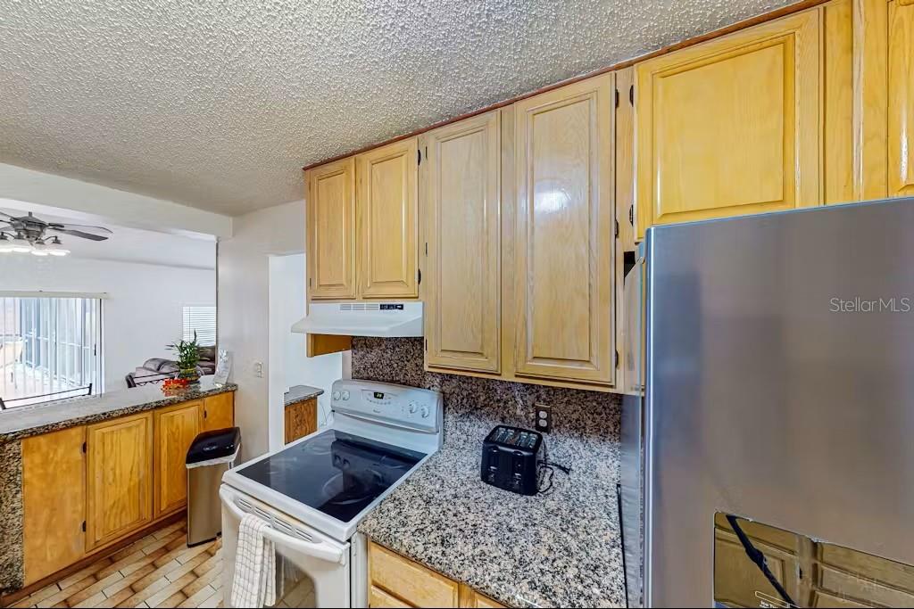 6223 TRAVIS BLVD, TAMPA, FL — photo 8