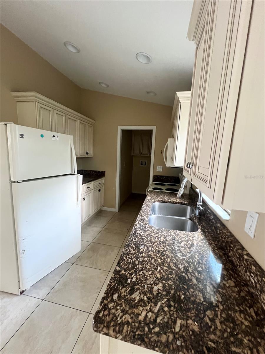 3281 EASY ST, PORT CHARLOTTE, FL — photo 4