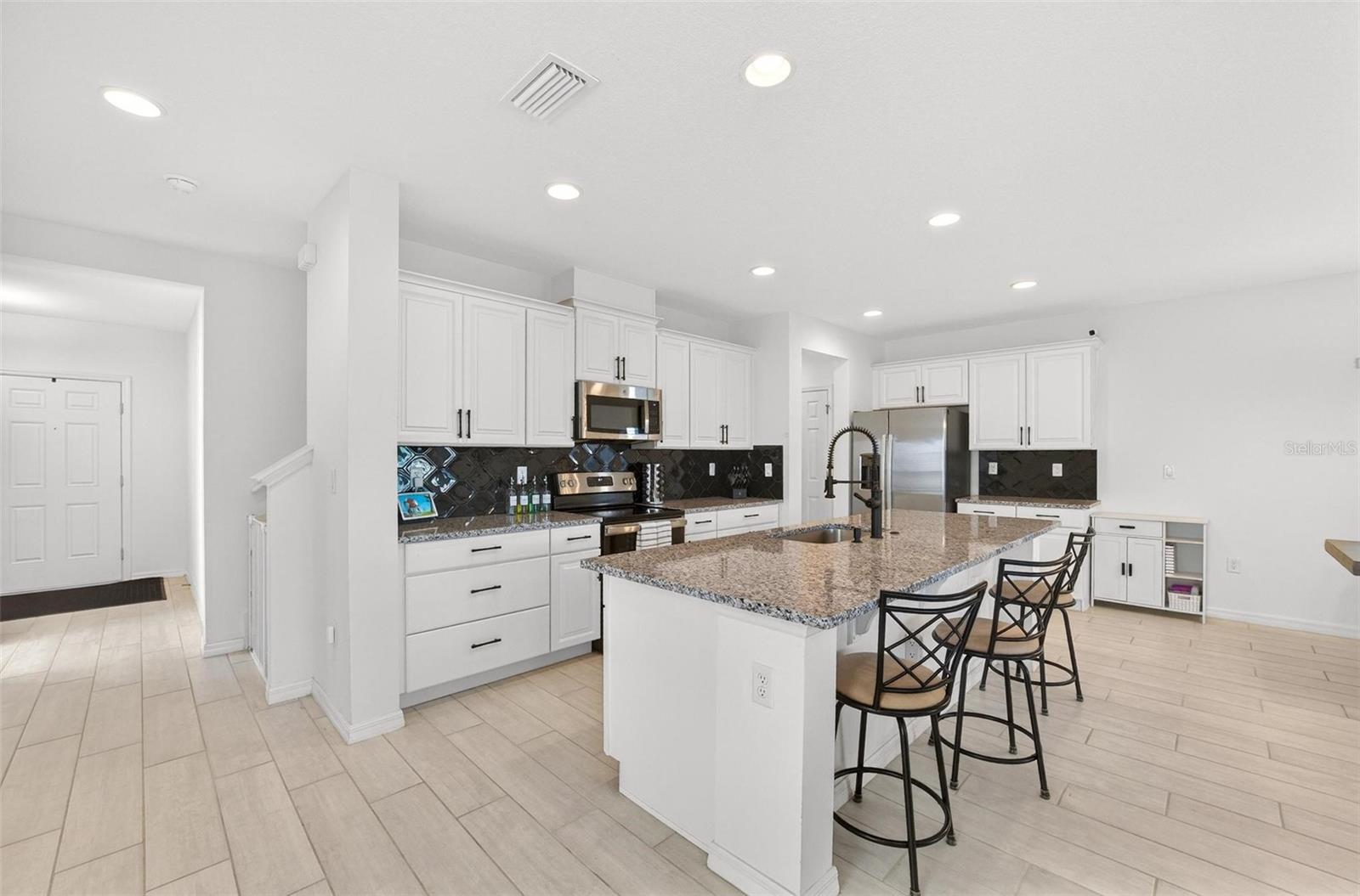 6877 WILSON HAMMOCK AVE, GROVELAND, FL — photo 5