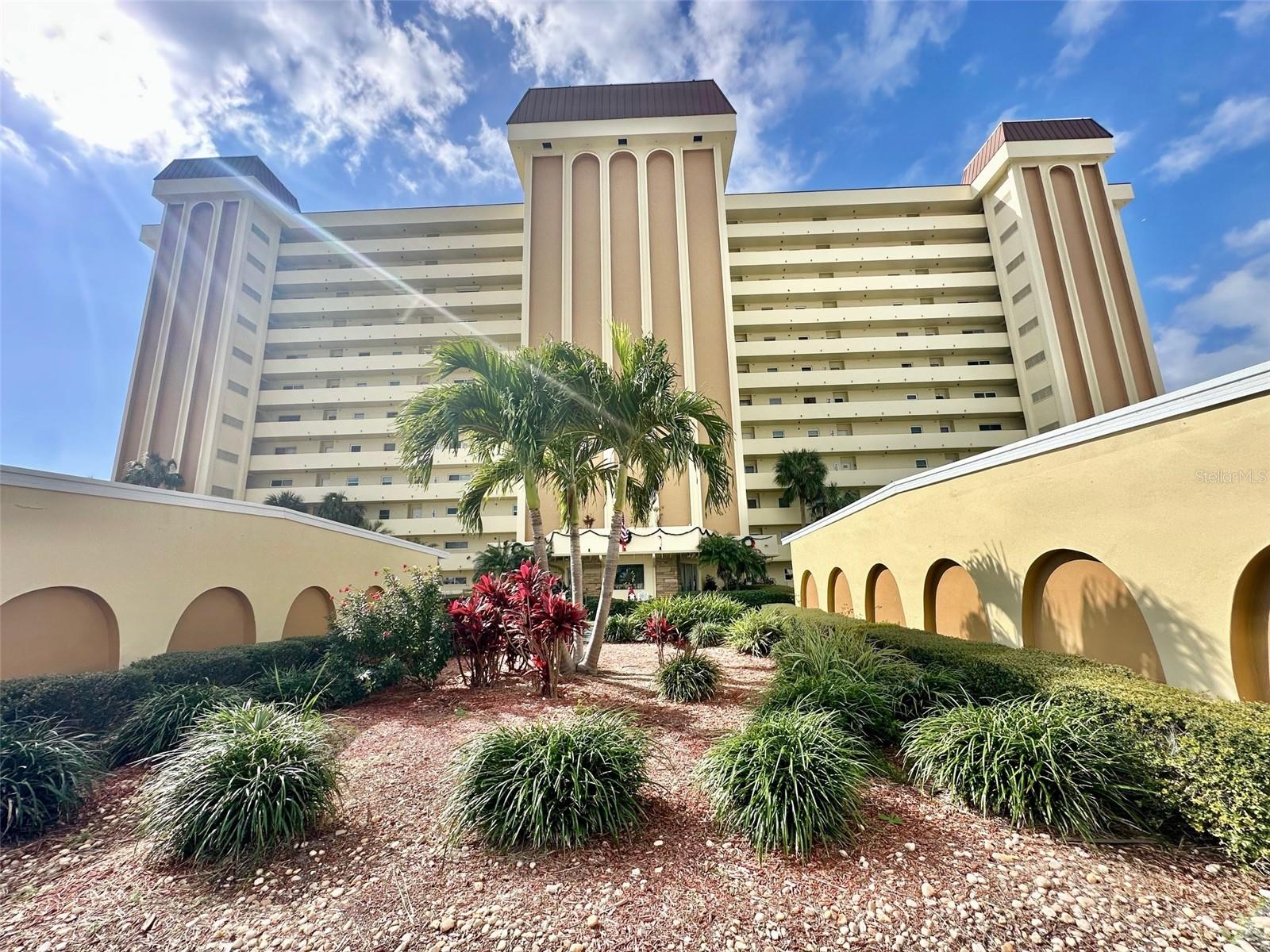 4550 COVE CIR #905, ST PETERSBURG, FL