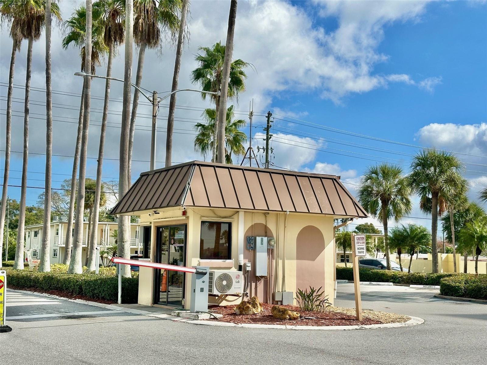 4550 COVE CIR #905, ST PETERSBURG, FL — photo 11