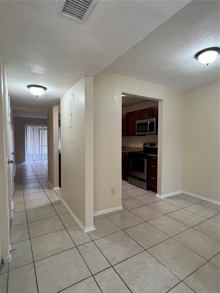 1428 HIGHLAND RIDGE CIR, BRANDON, FL — photo 3