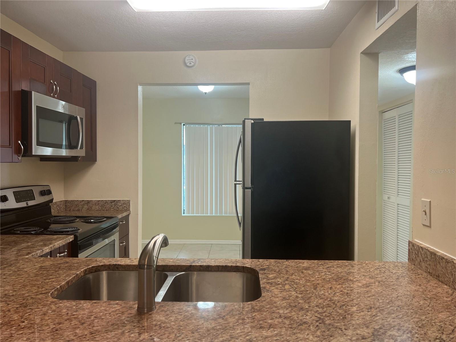 1428 HIGHLAND RIDGE CIR, BRANDON, FL — photo 9