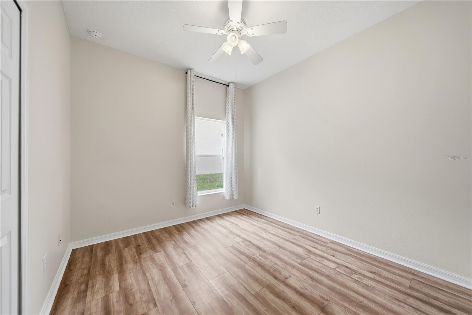 26016 SINGING LARK CT, LEESBURG, FL — photo 31