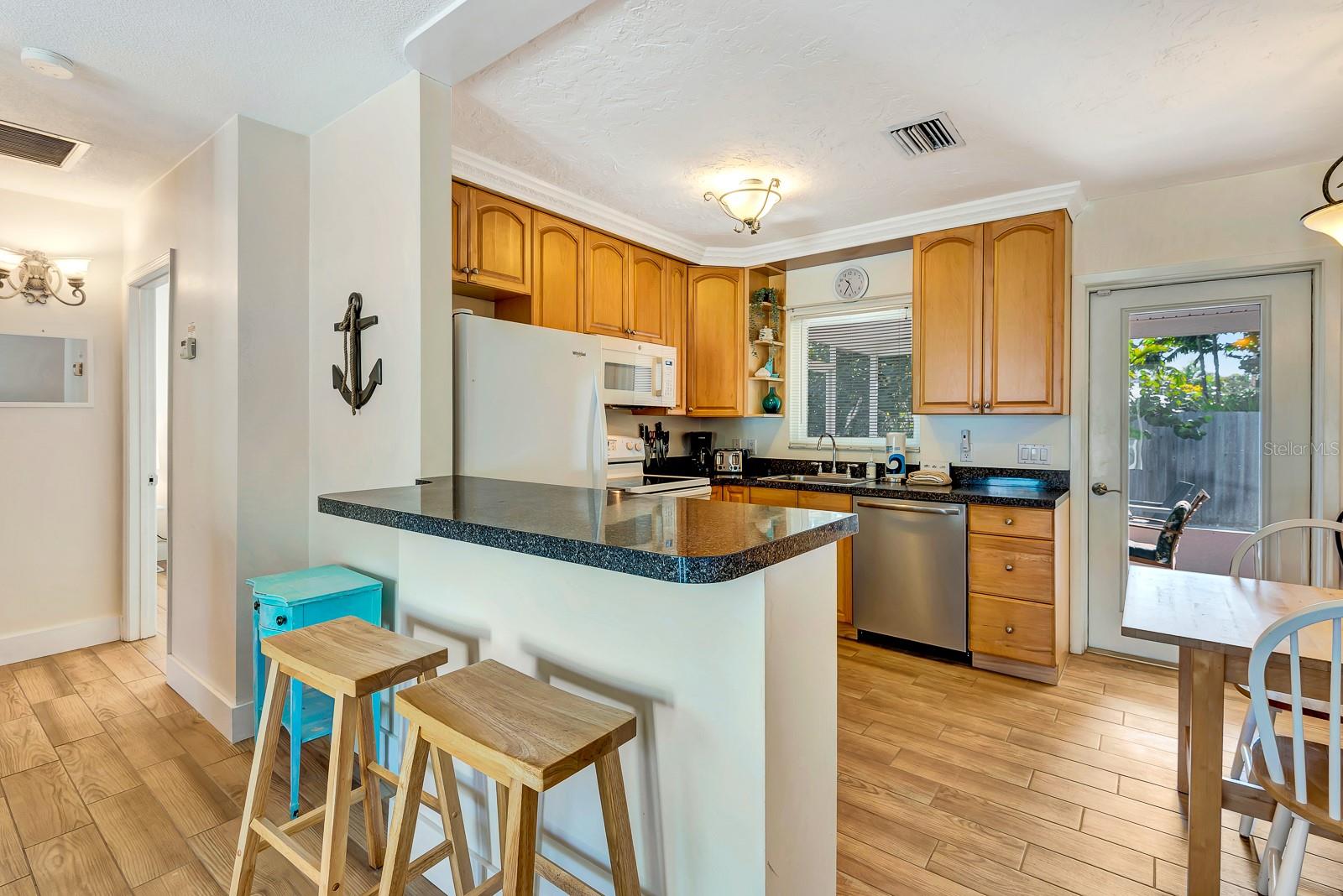 207 75TH ST #B, BRADENTON BEACH, FL — photo 16