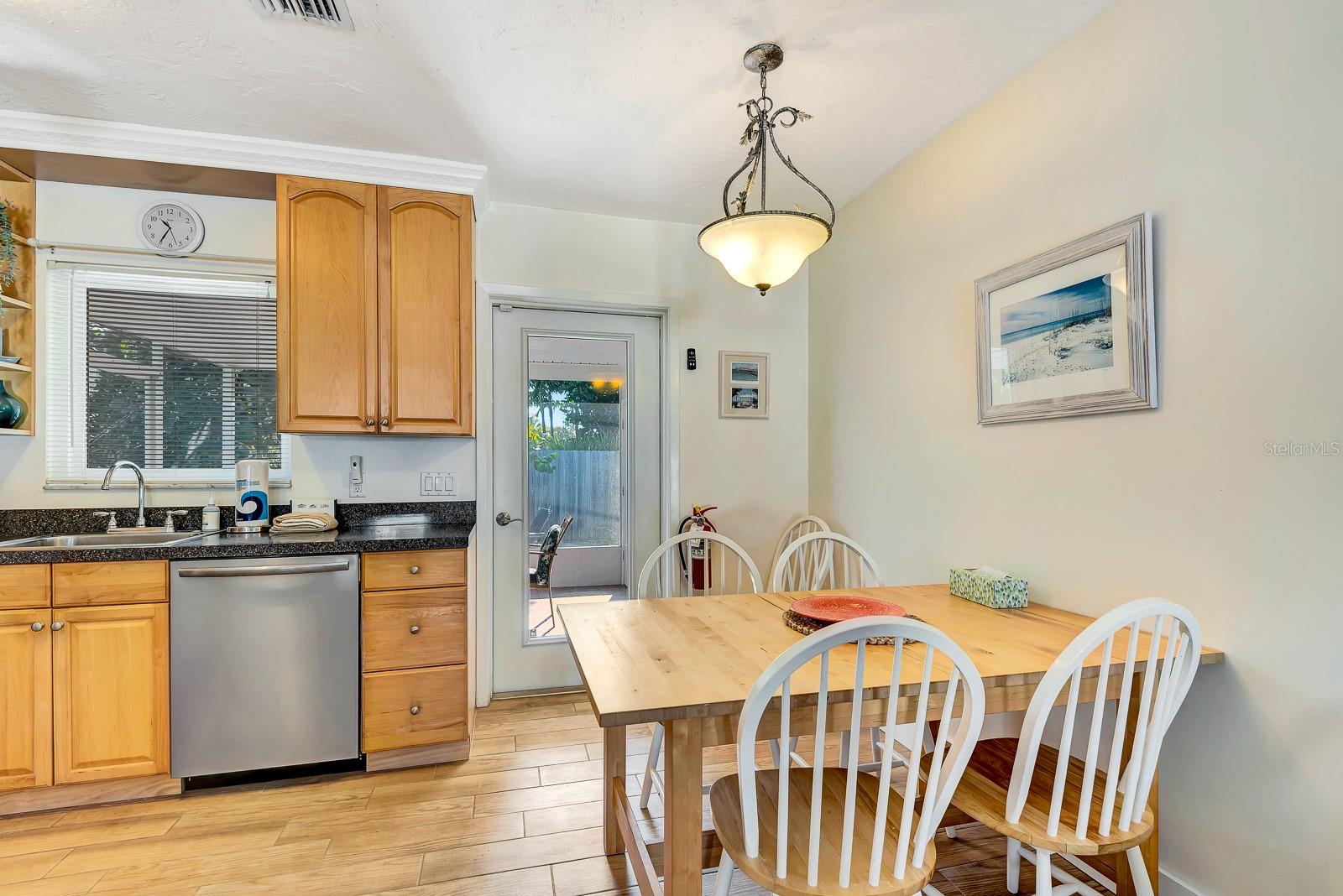 207 75TH ST #B, BRADENTON BEACH, FL — photo 17