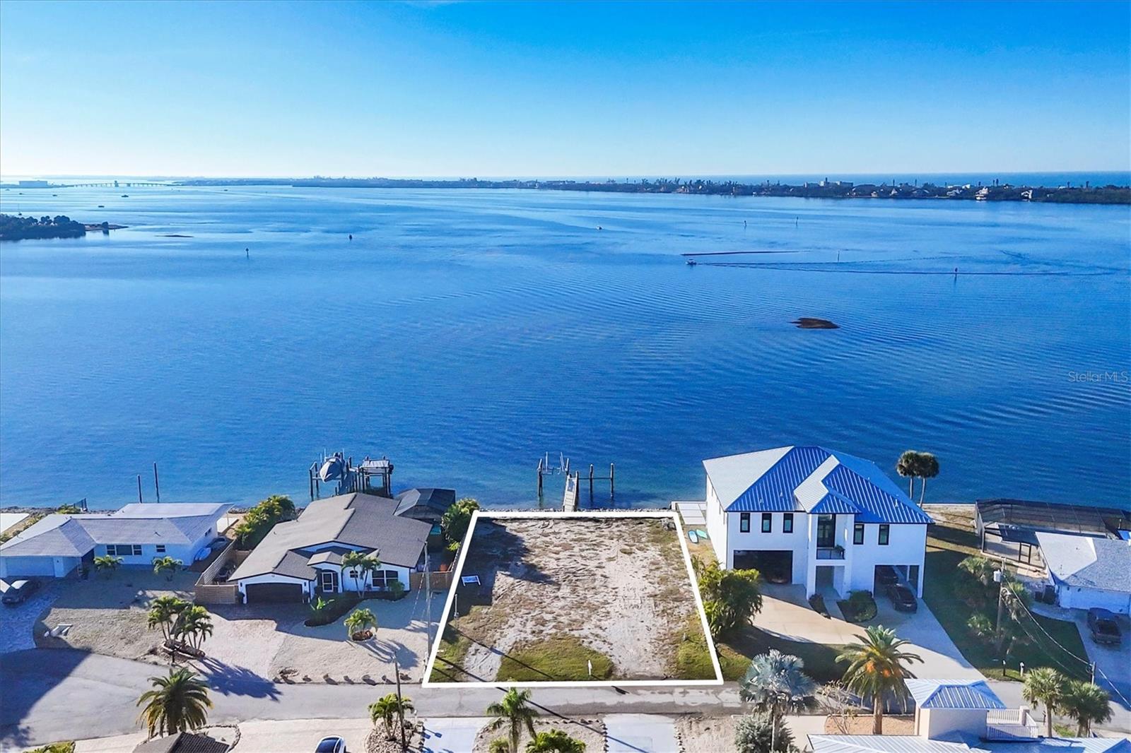 16 SOUTHWIND DR, ENGLEWOOD, FL