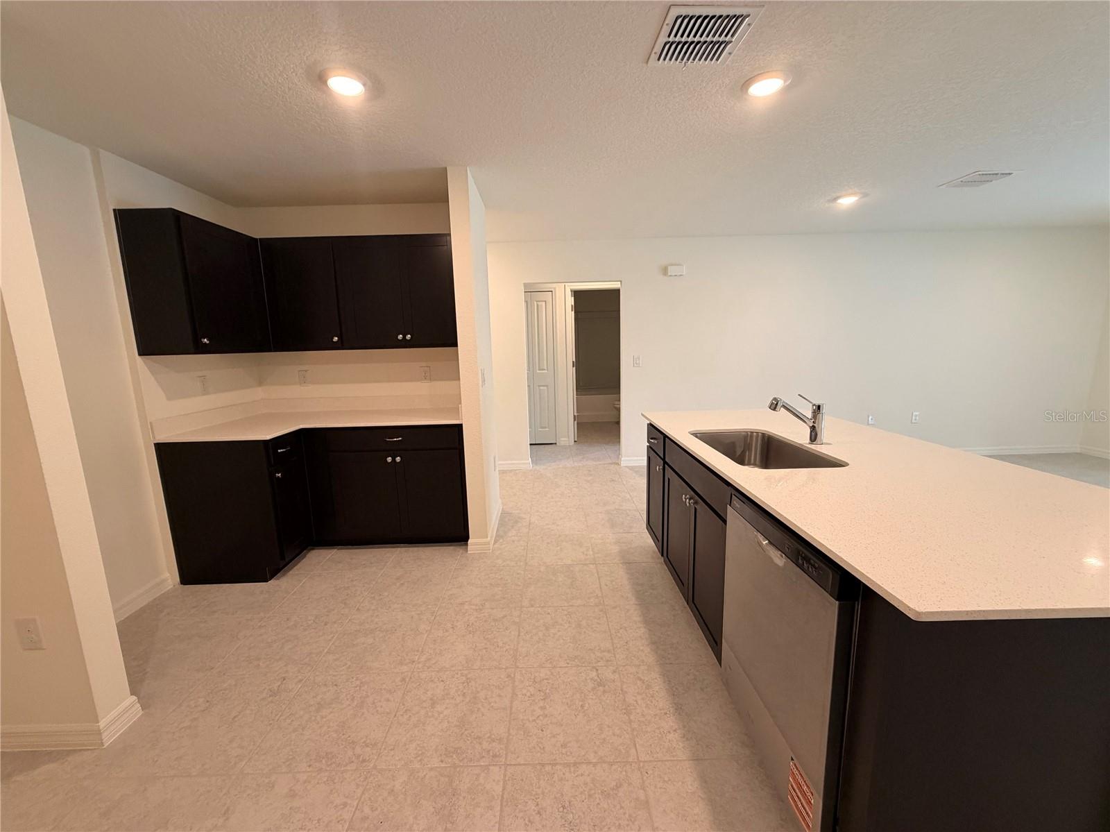 1916 W BELGRADE DR, DUNNELLON, FL — photo 8