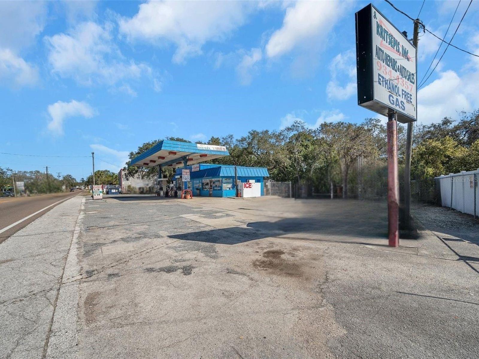 1941 S PINELLAS AVE, TARPON SPRINGS, FL — photo 8