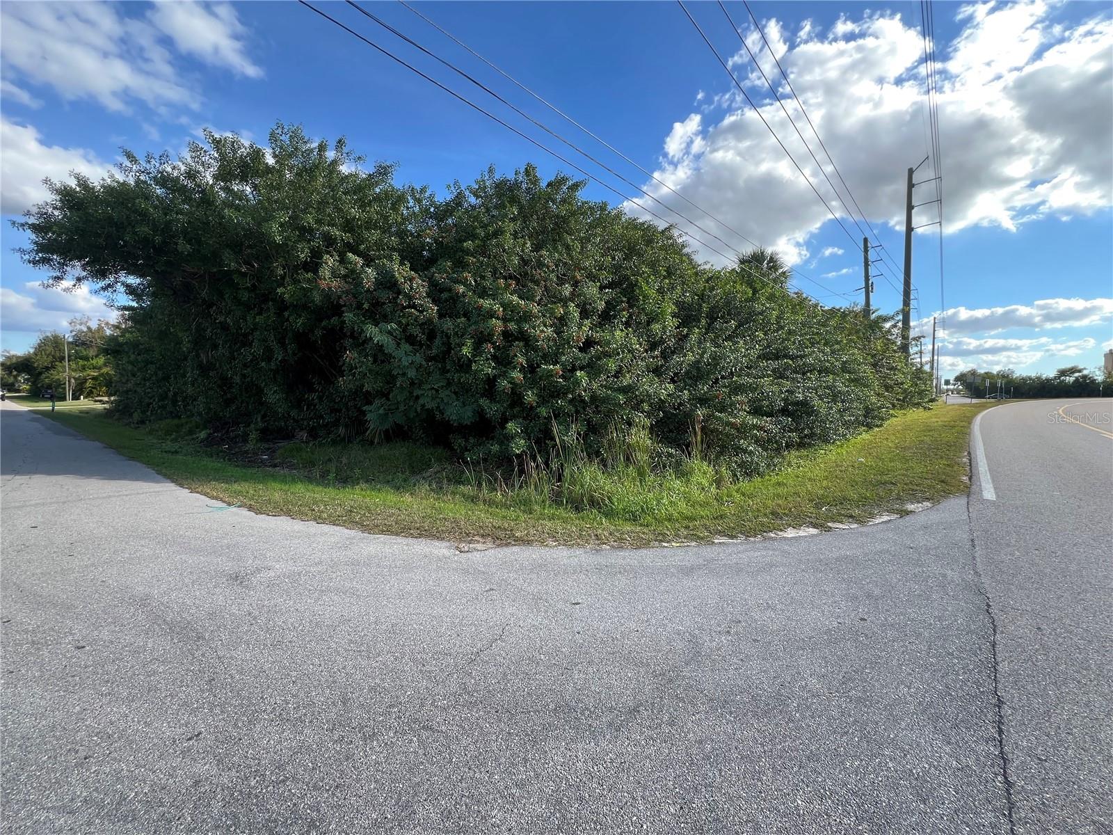 2620 COOPER ST, PUNTA GORDA, FL — photo 3
