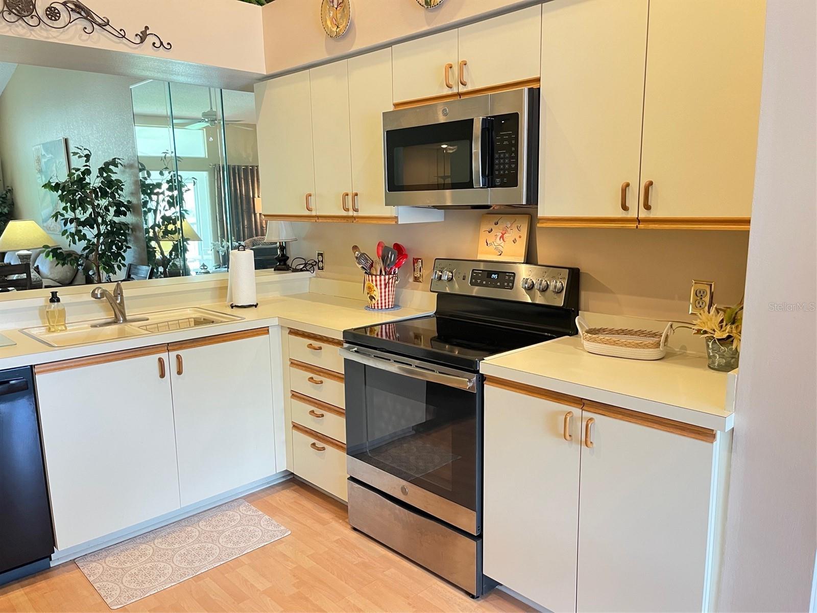 6713 STONE RIVER RD #203, BRADENTON, FL — photo 4