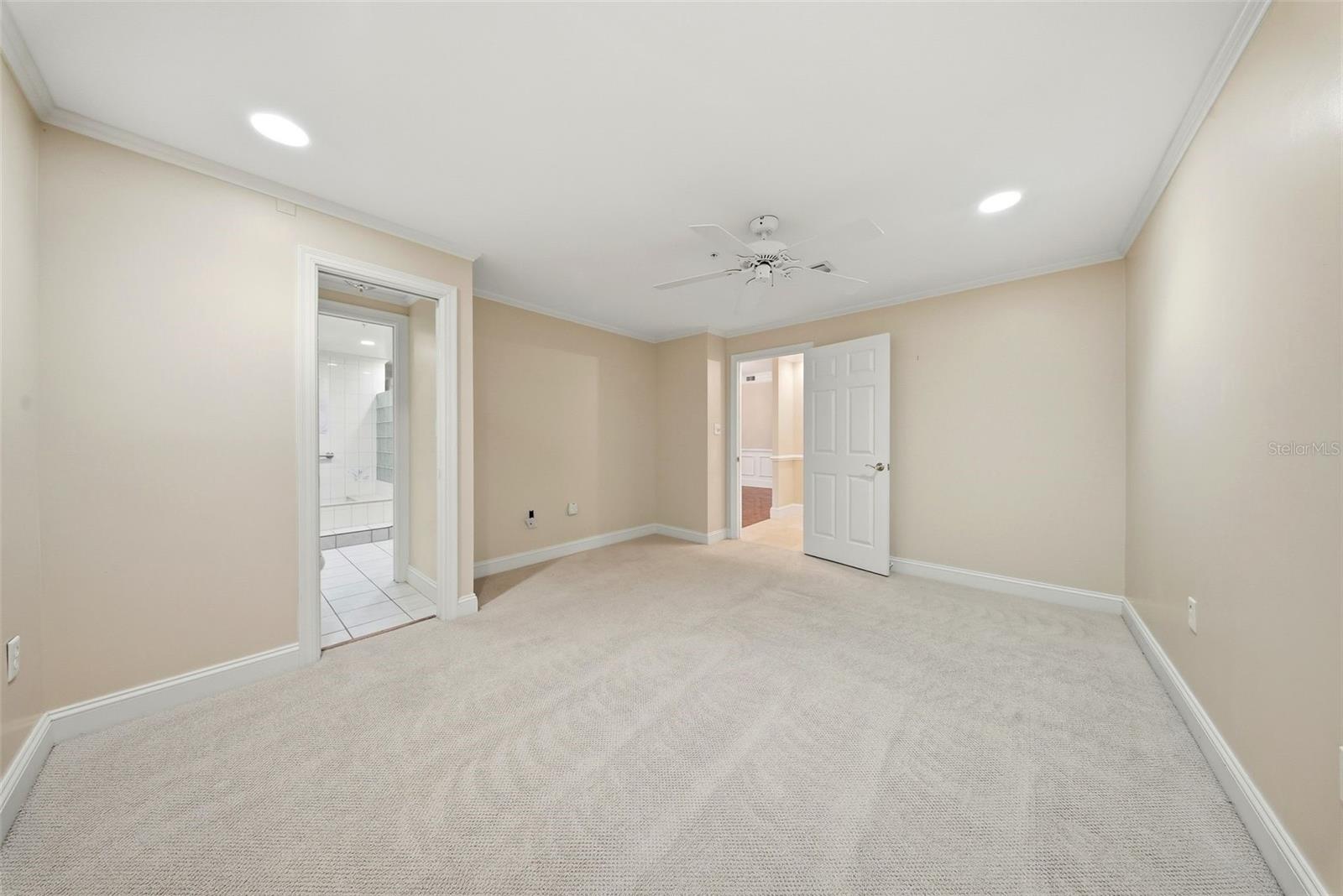 1 BEACH DR SE #1610, ST PETERSBURG, FL — photo 22