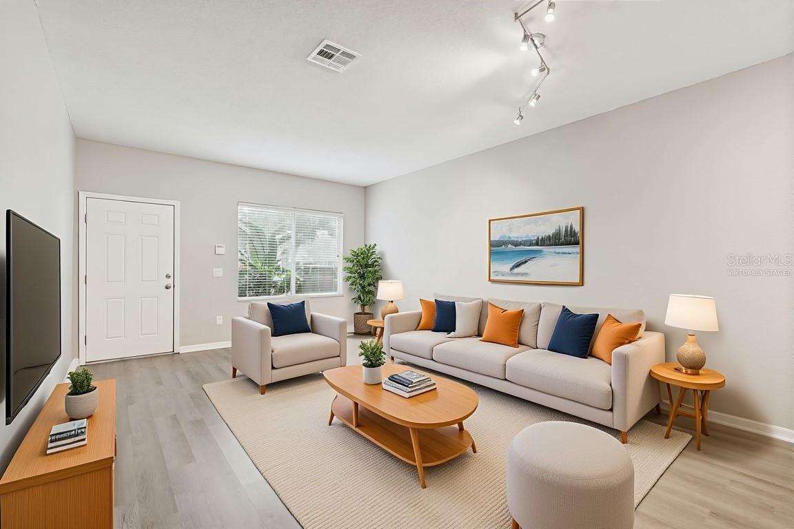 18214 PARADISE POINT DR, TAMPA, FL — photo 5