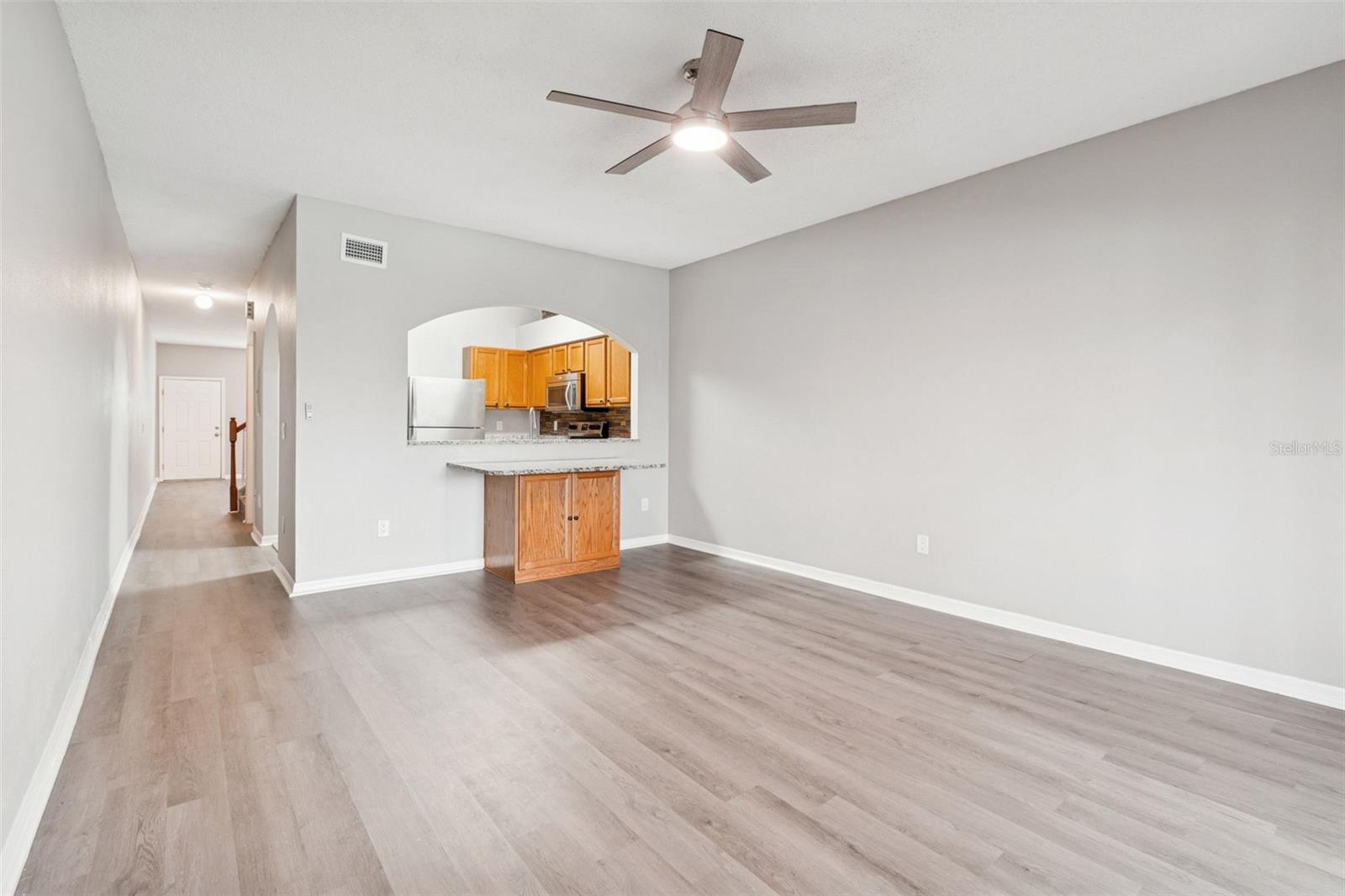 18214 PARADISE POINT DR, TAMPA, FL — photo 15
