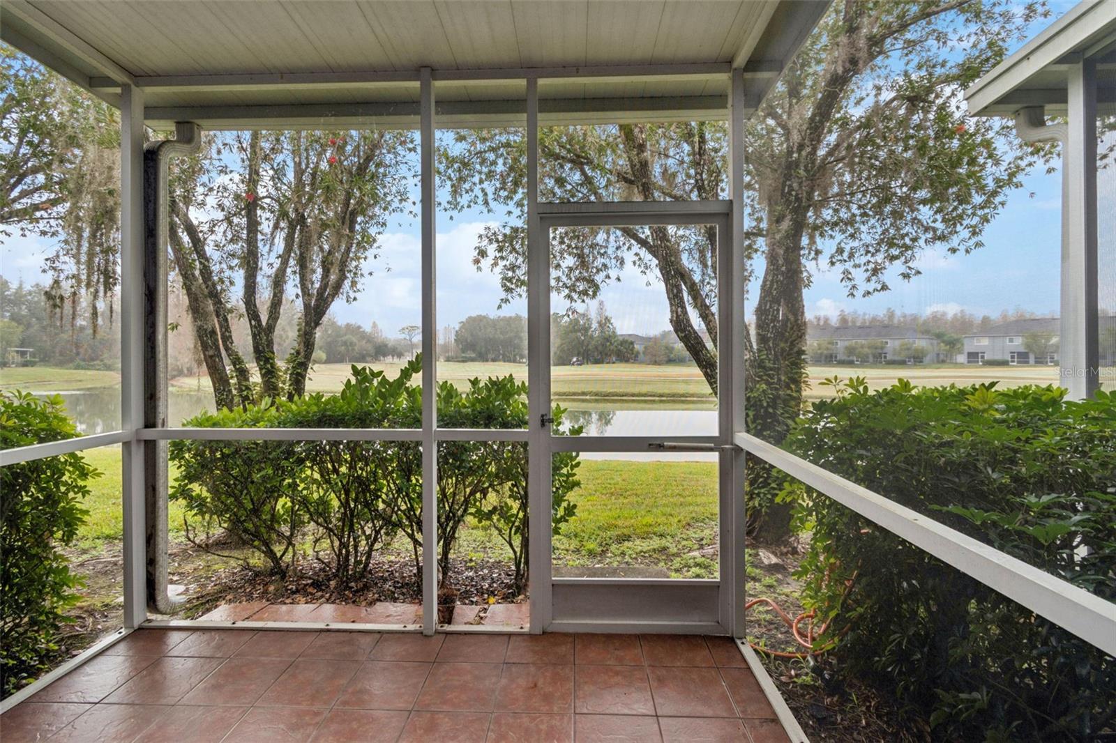 18214 PARADISE POINT DR, TAMPA, FL — photo 28