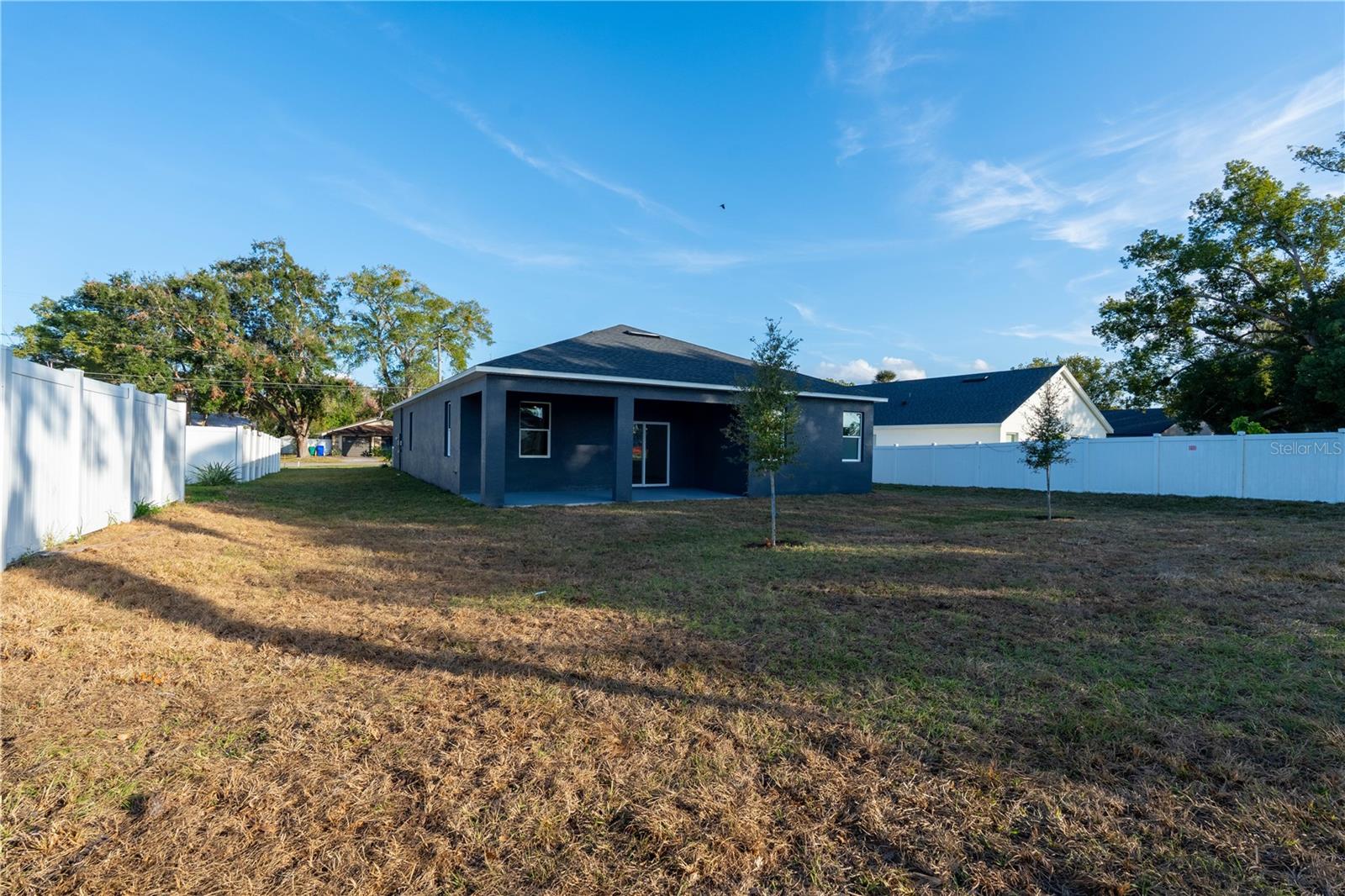 911 N NEW HAMPSHIRE AVE, TAVARES, FL — photo 89