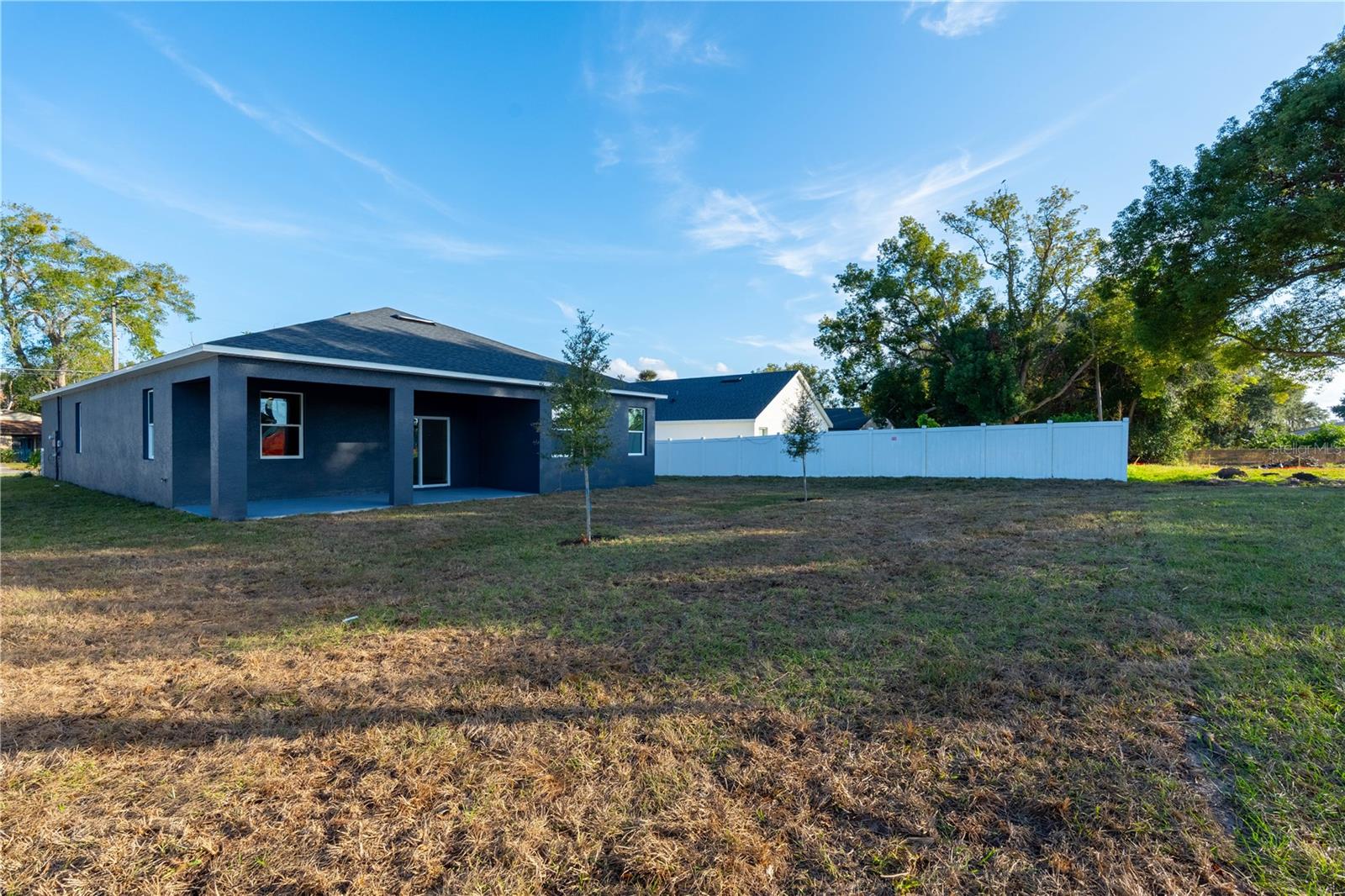 911 N NEW HAMPSHIRE AVE, TAVARES, FL — photo 96
