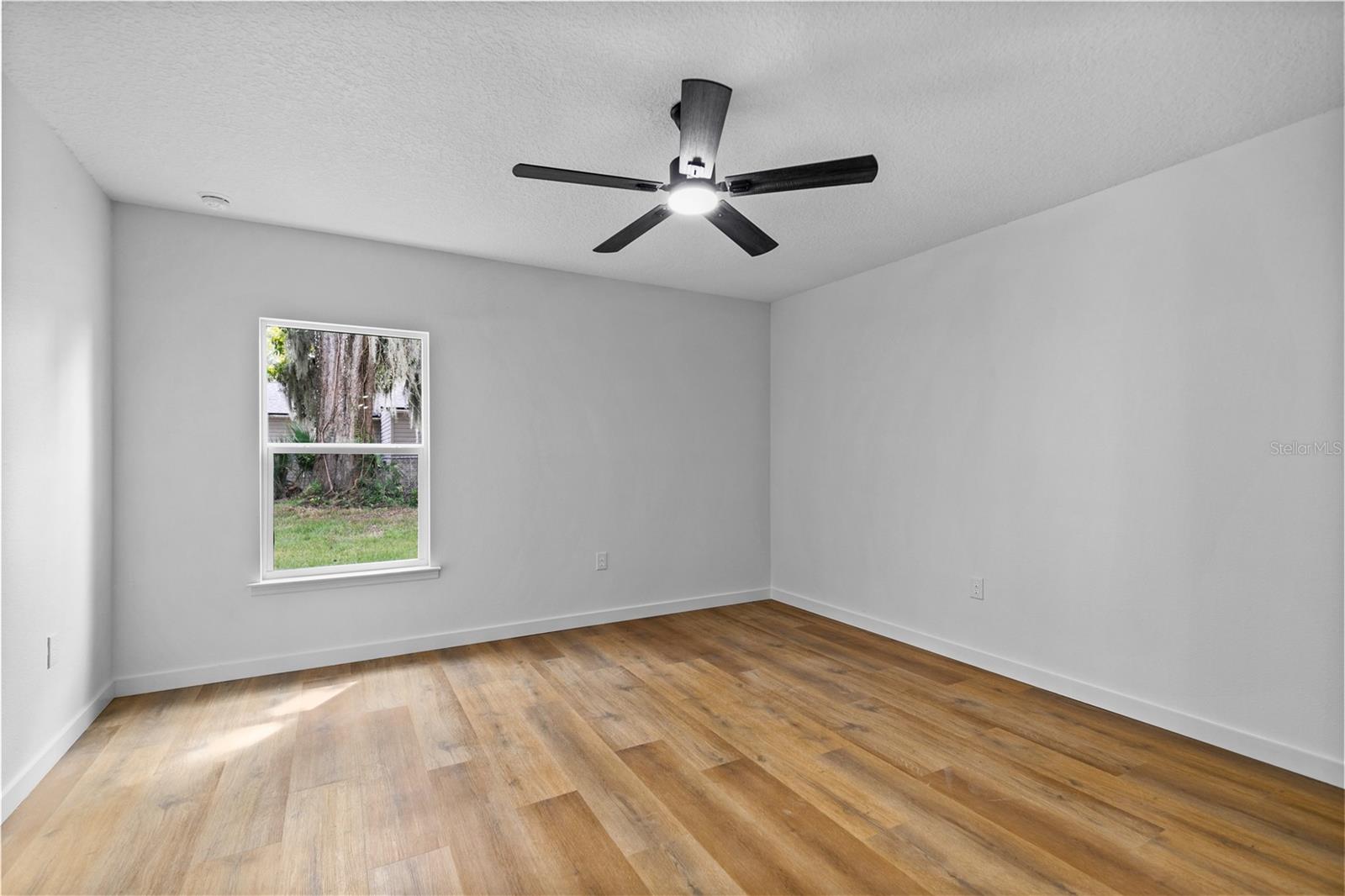 1012 E HAZZARD, EUSTIS, FL — photo 35