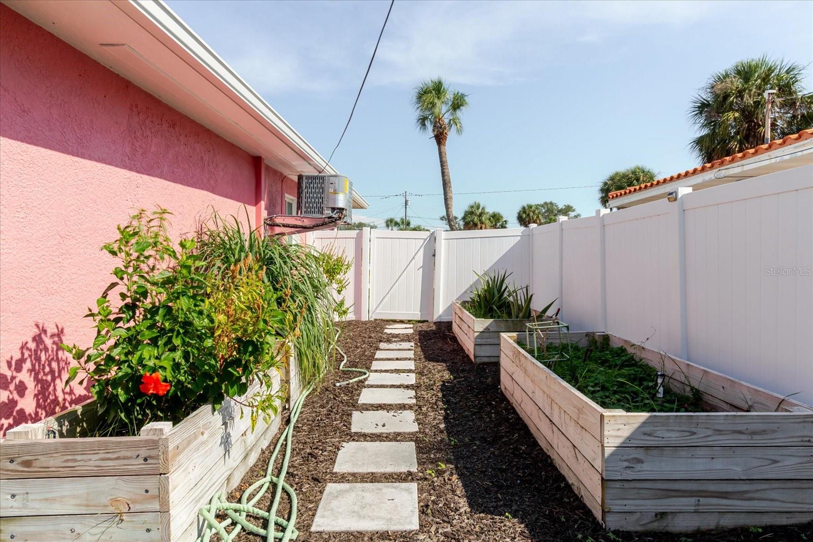 411 87TH AVE, ST PETE BEACH, FL — photo 49