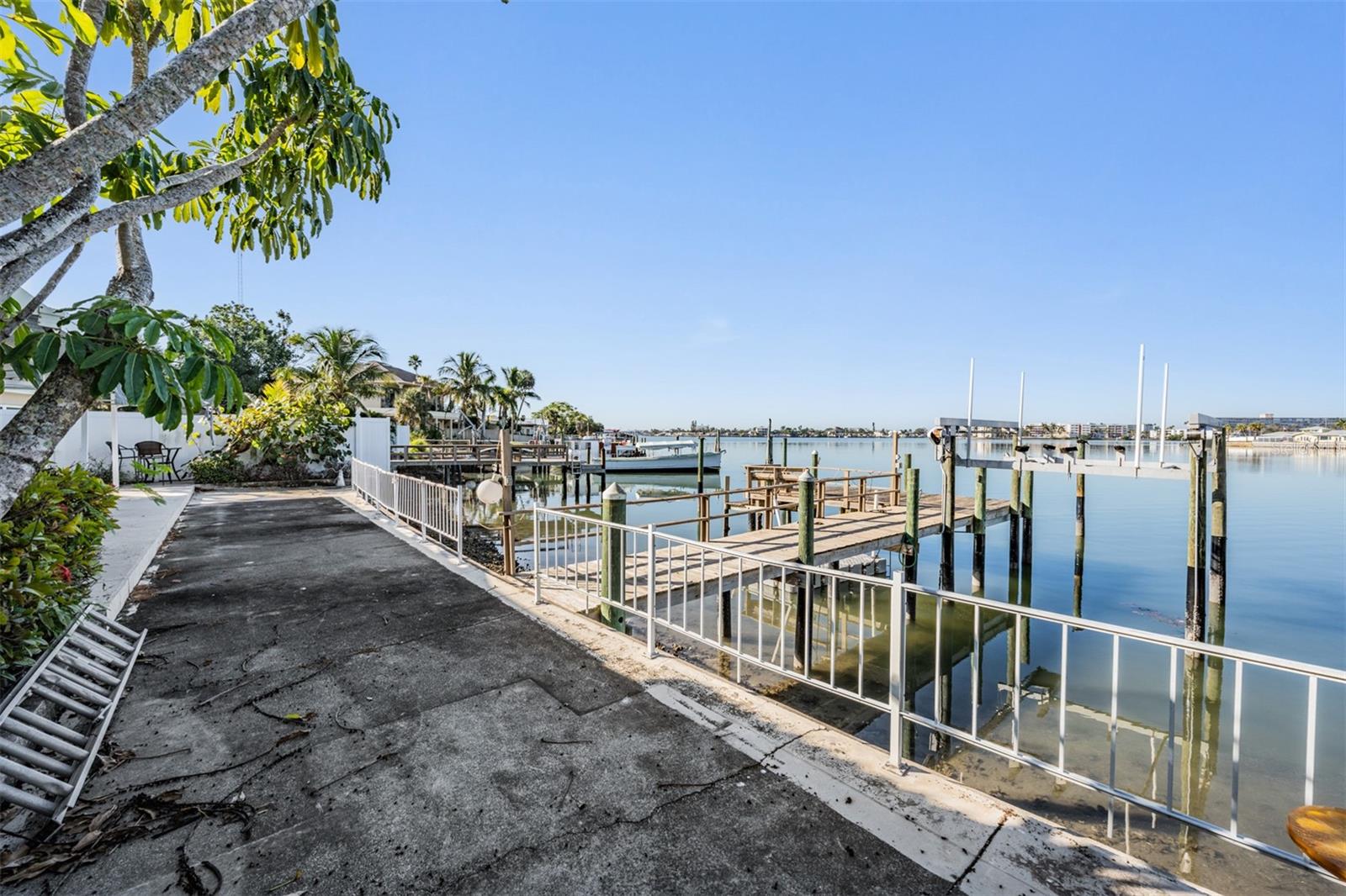 1854 DOLPHIN BLVD S, ST PETERSBURG, FL — photo 26