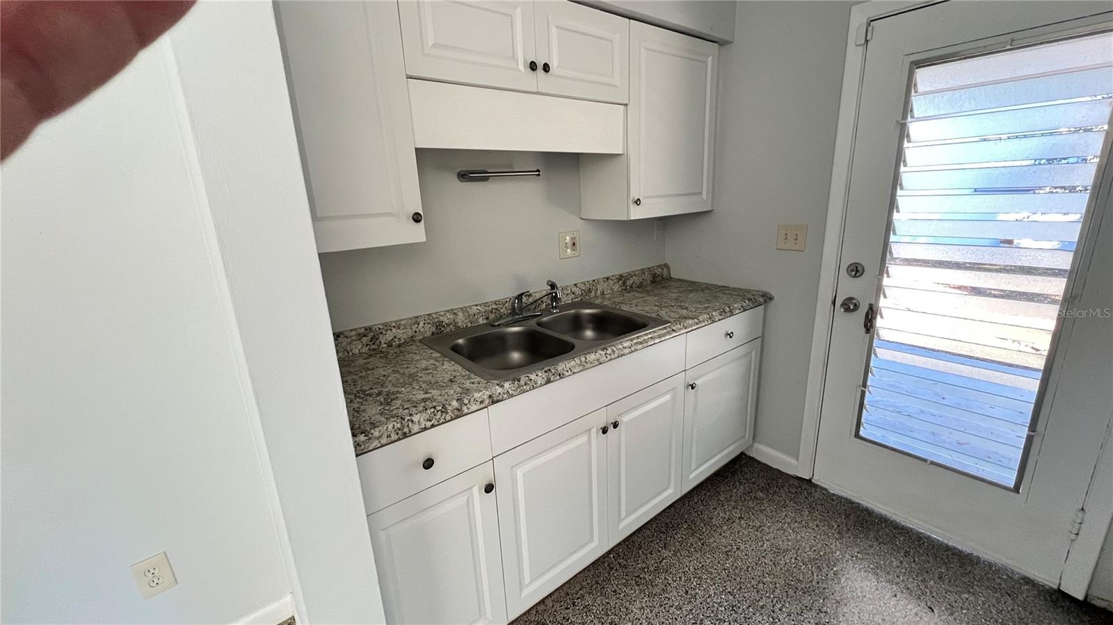 2323 BELMAR DR, BELLEAIR BLUFFS, FL — photo 7