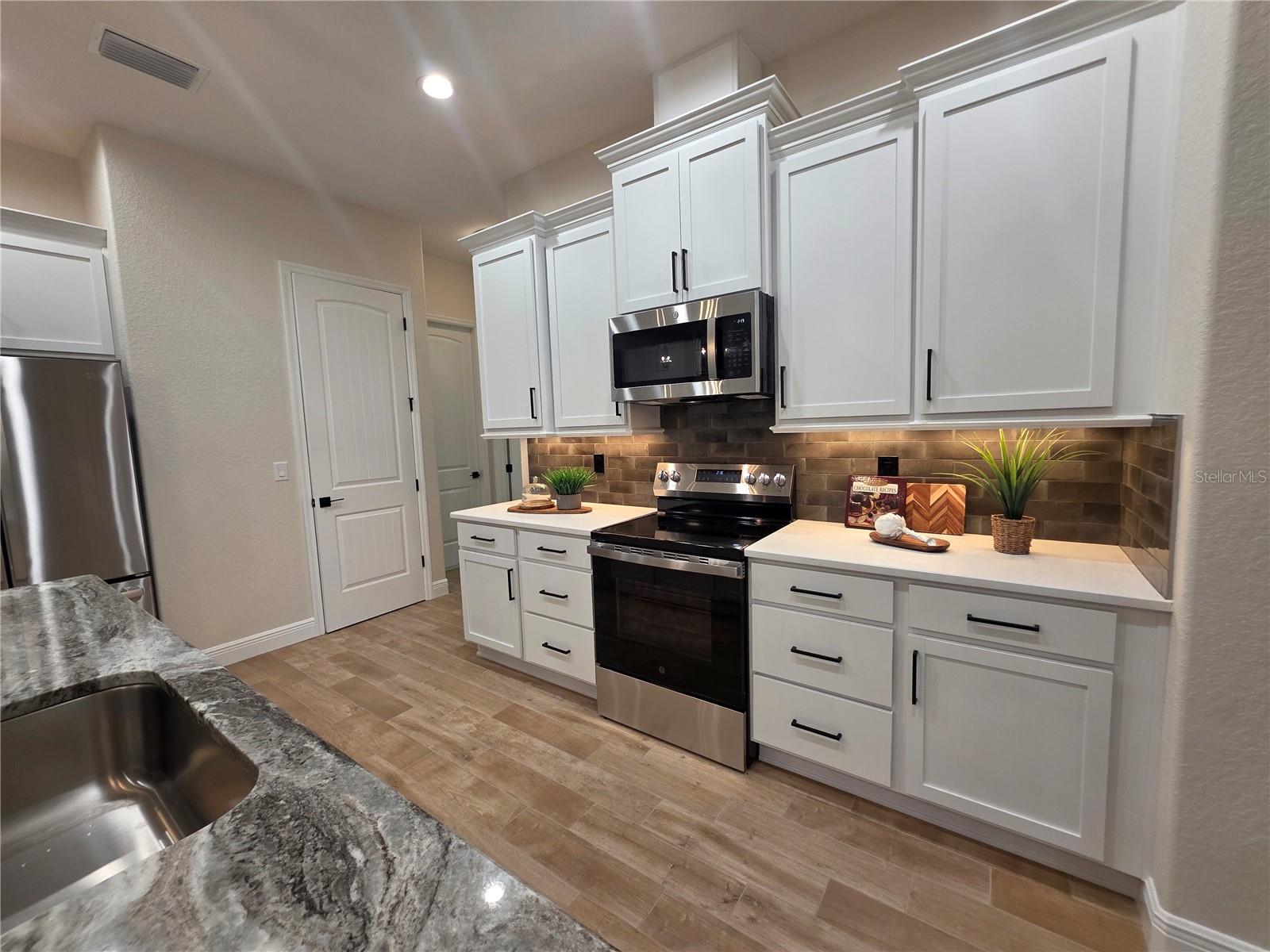 13444 REPUBLICAN WAY, BROOKSVILLE, FL — photo 11