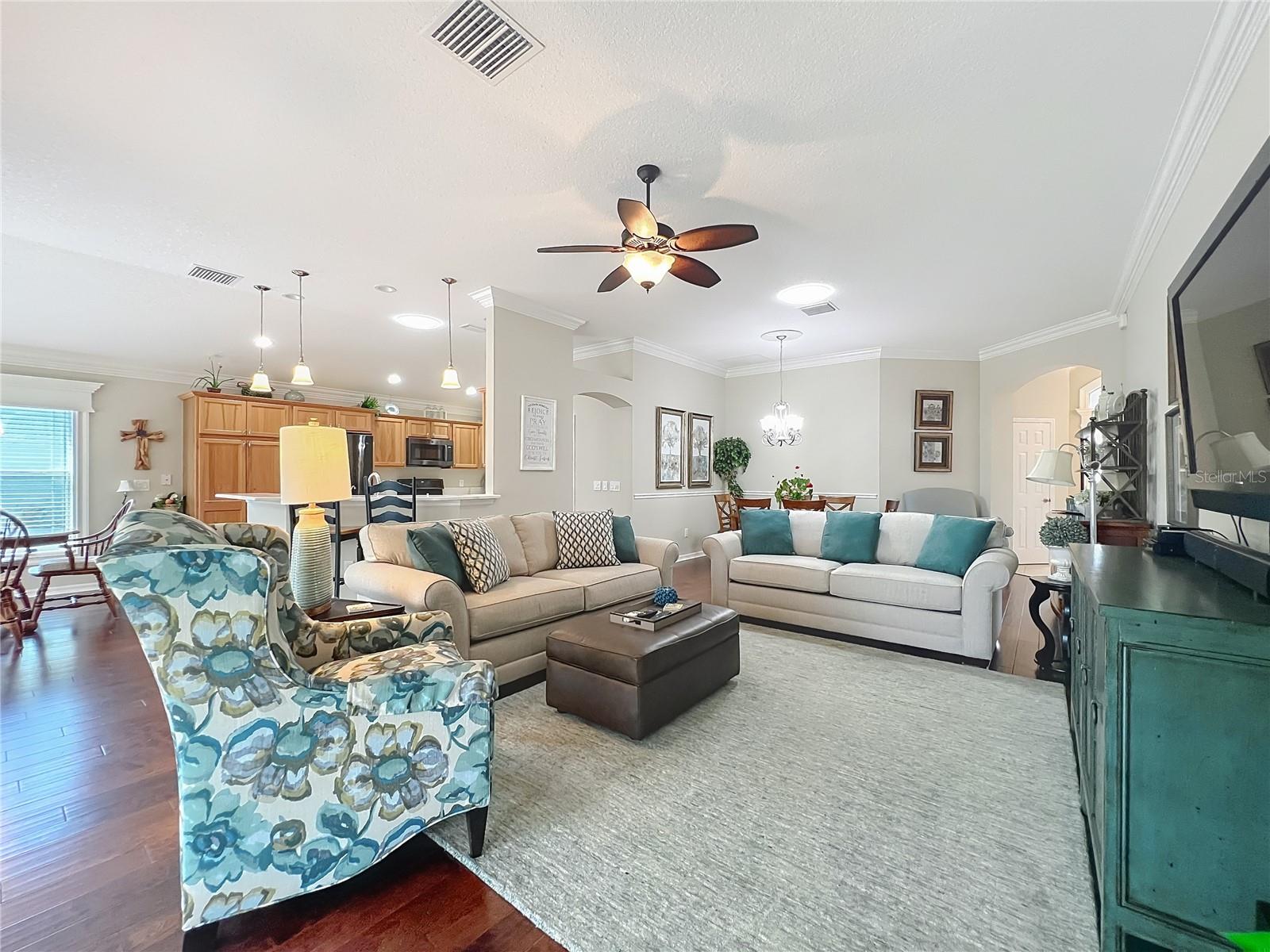 2875 RAIN LILY LOOP, THE VILLAGES, FL — photo 6