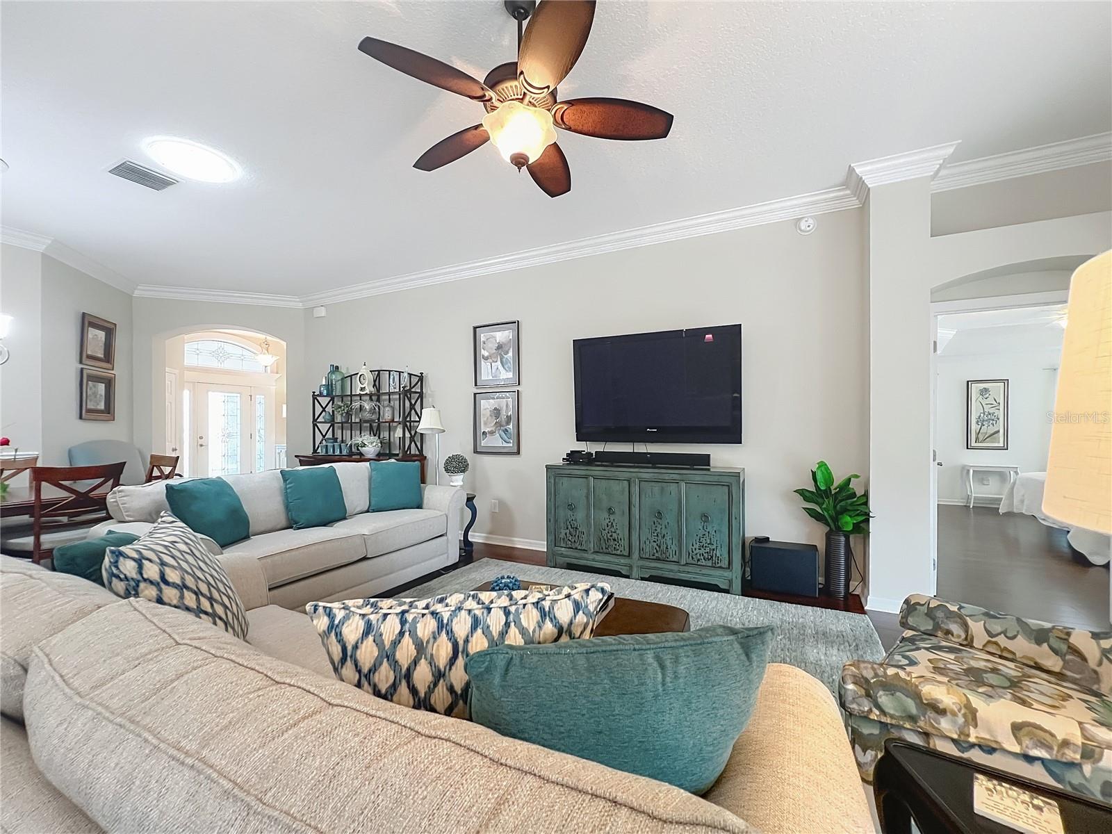 2875 RAIN LILY LOOP, THE VILLAGES, FL — photo 8