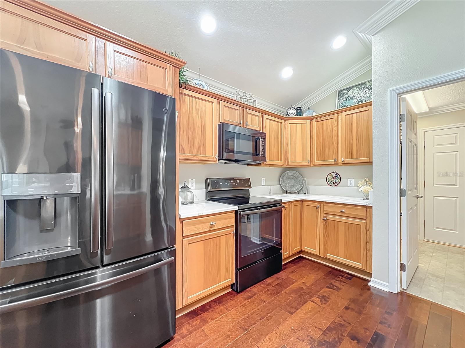 2875 RAIN LILY LOOP, THE VILLAGES, FL — photo 11