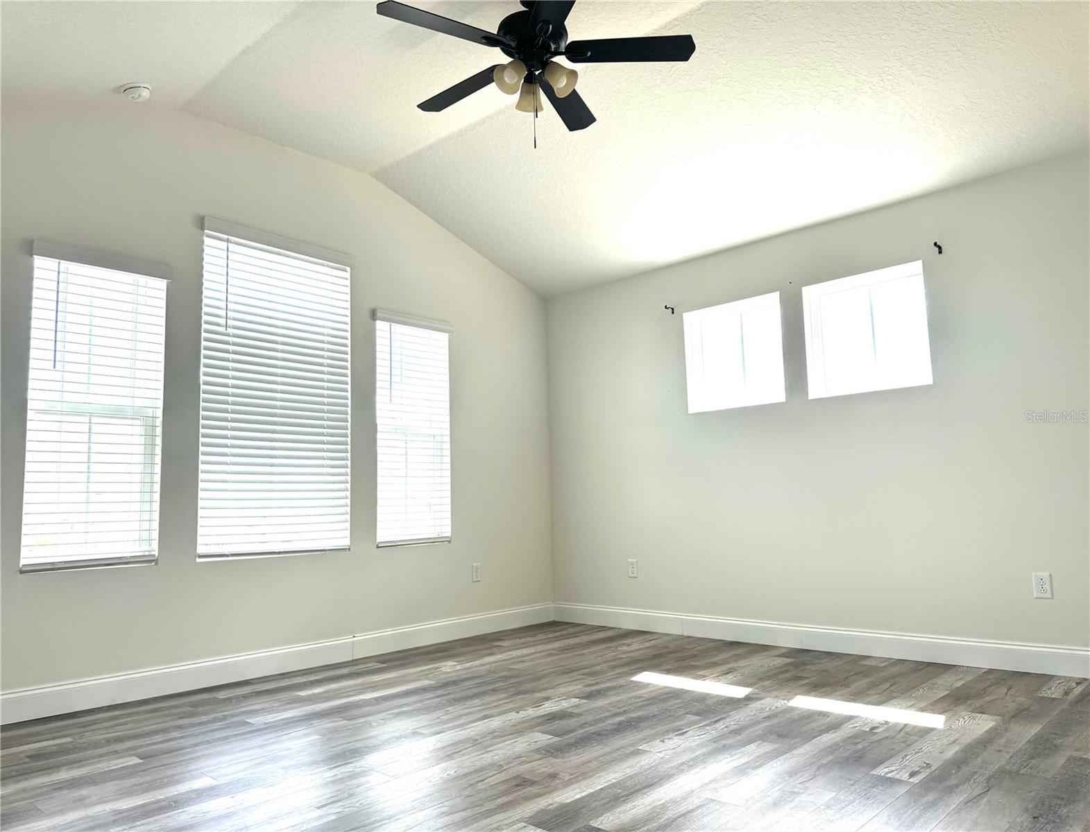 2540 BLOWING BREEZE AVE, KISSIMMEE, FL — photo 10