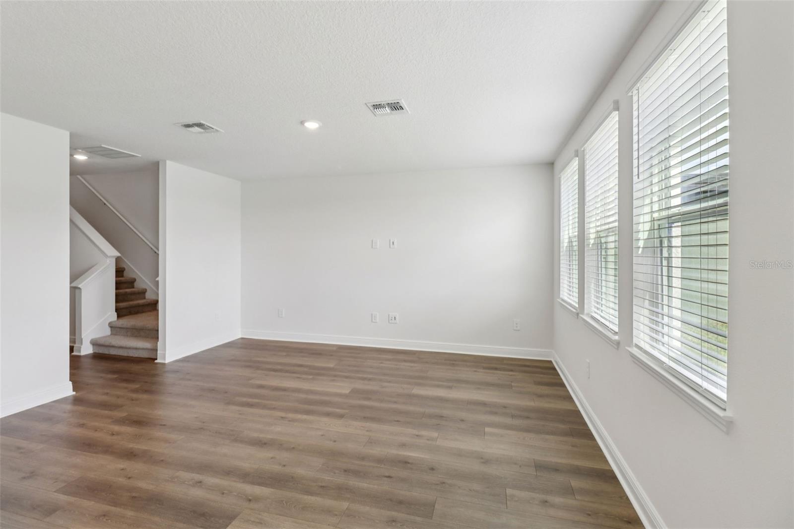 807 SUNSHOWER DR, LADY LAKE, FL — photo 14