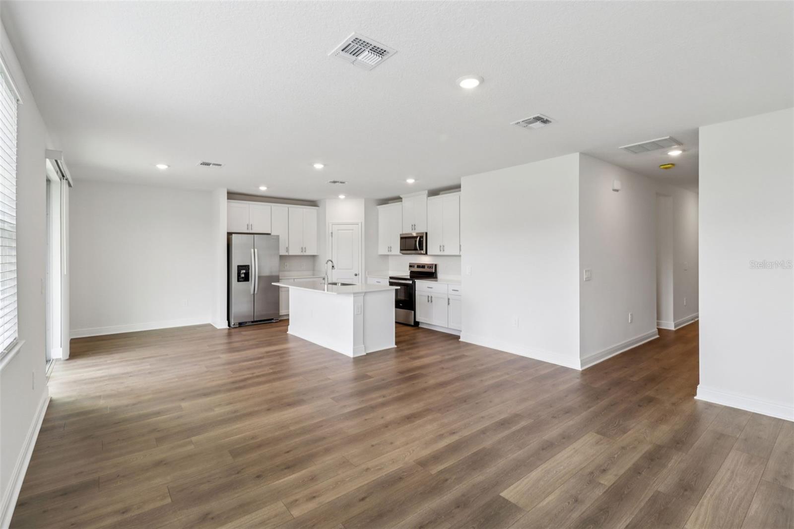 807 SUNSHOWER DR, LADY LAKE, FL — photo 16
