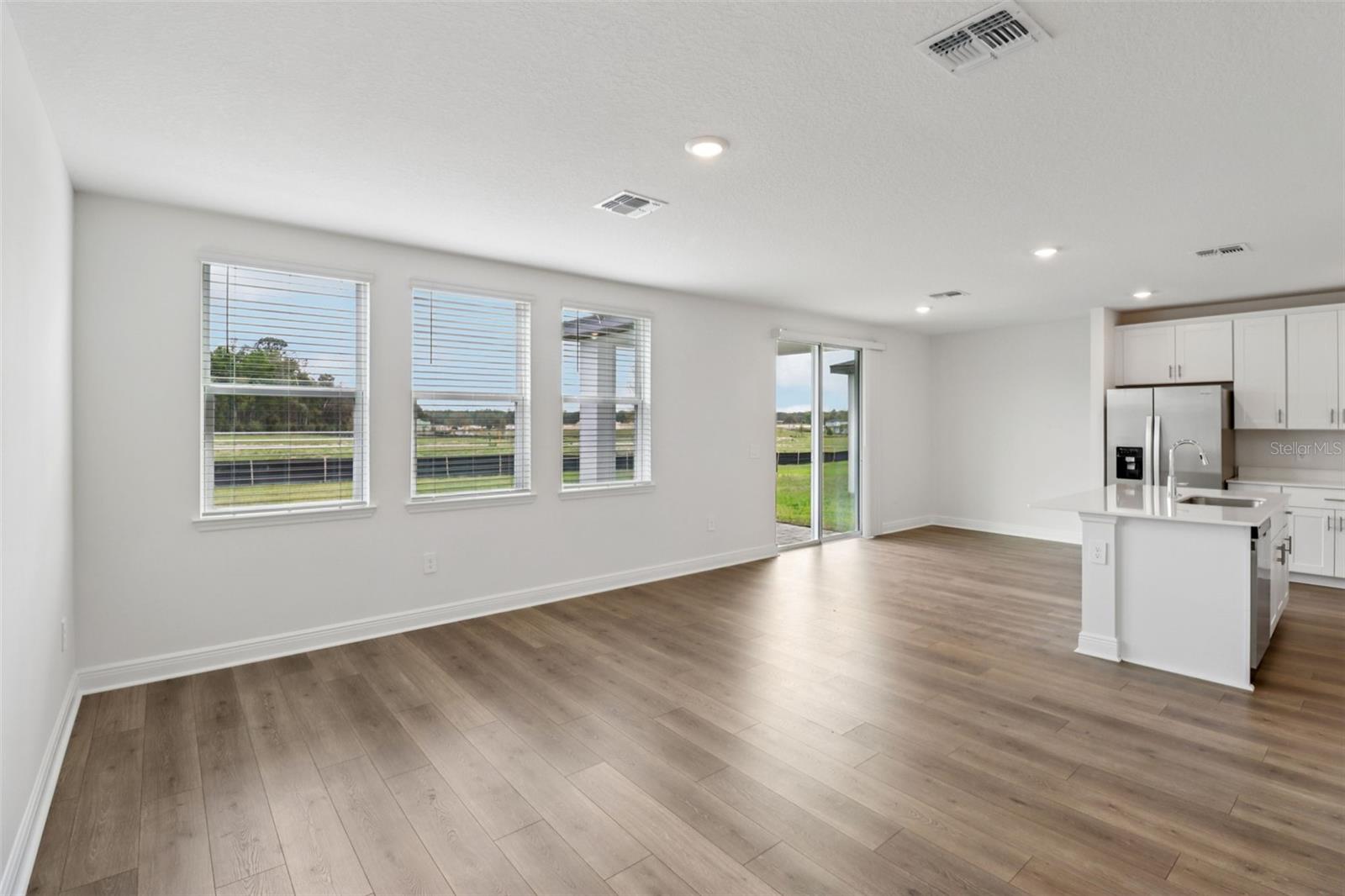 807 SUNSHOWER DR, LADY LAKE, FL — photo 18