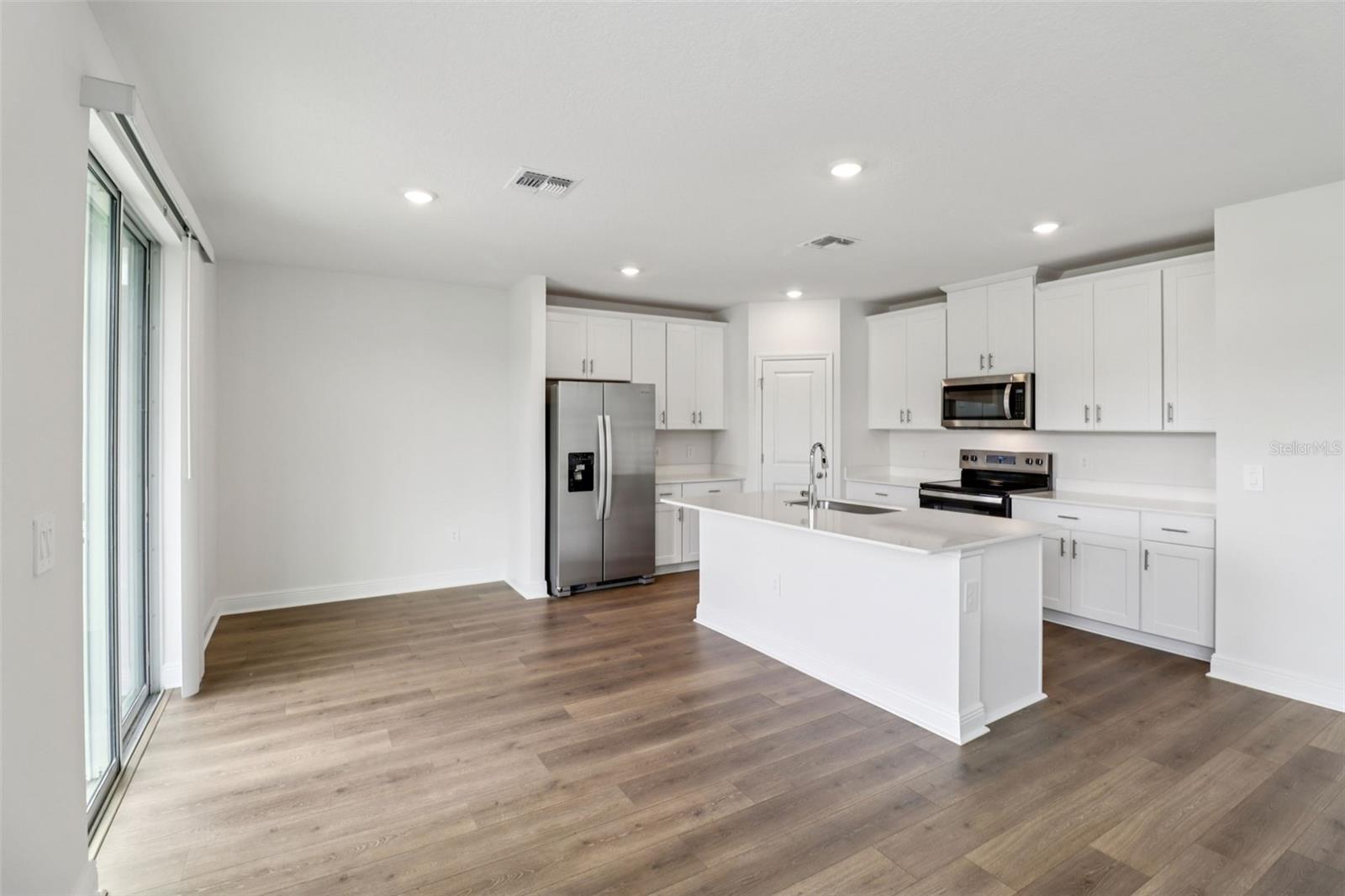 807 SUNSHOWER DR, LADY LAKE, FL — photo 19