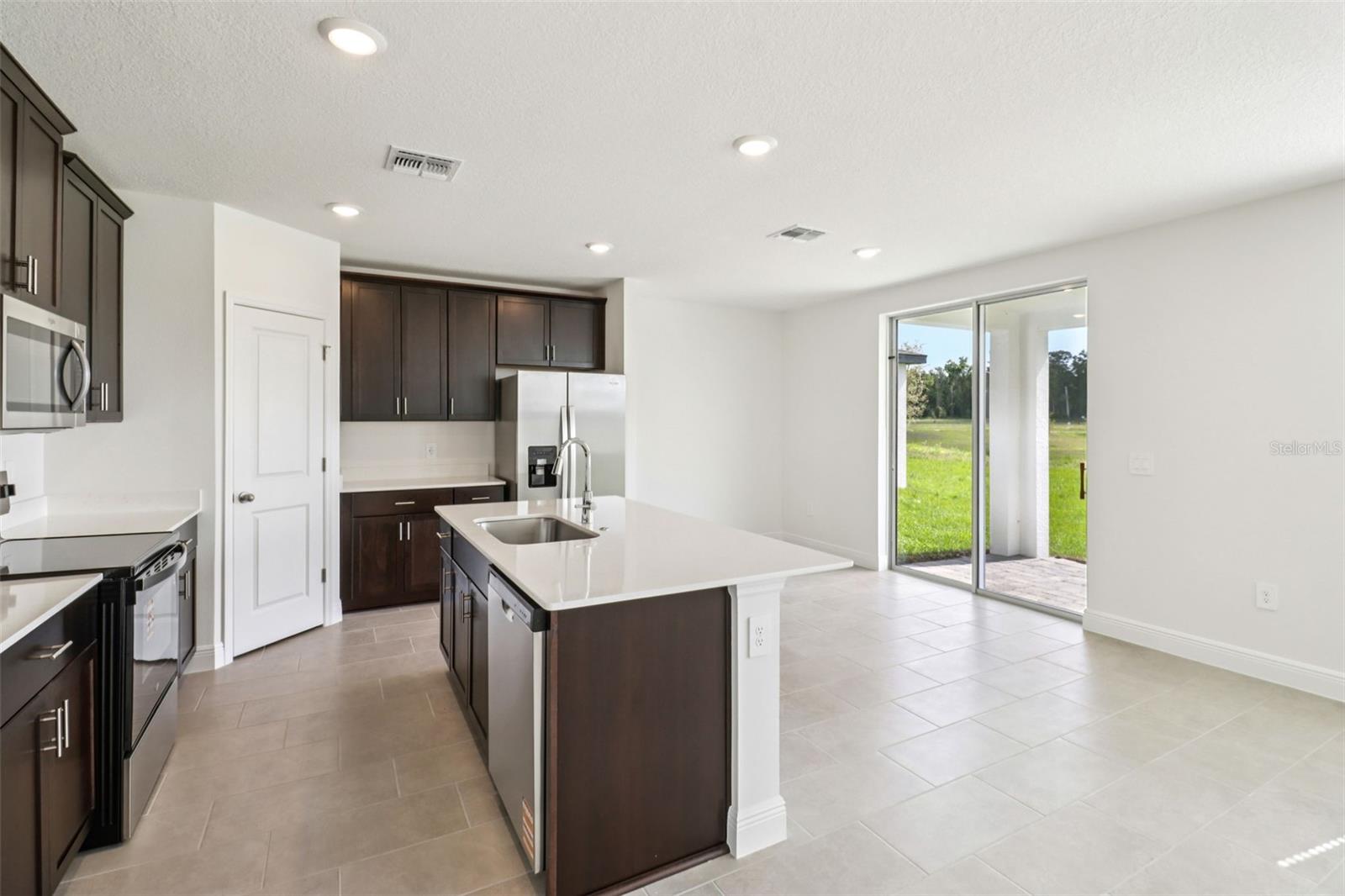 891 SUNSHOWER DR, LADY LAKE, FL — photo 26