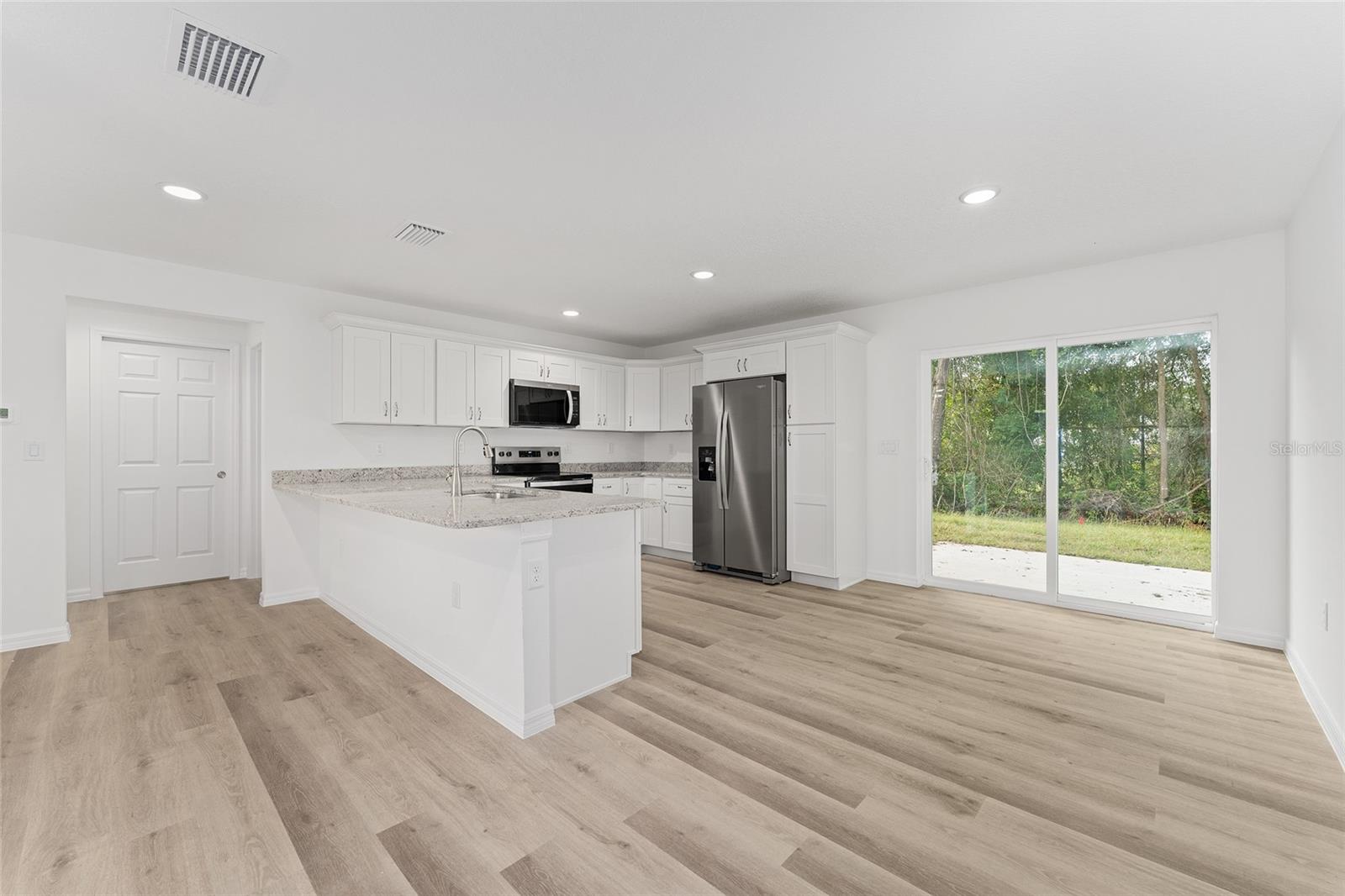 13119 NE 7TH LOOP, SILVER SPRINGS, FL — photo 17