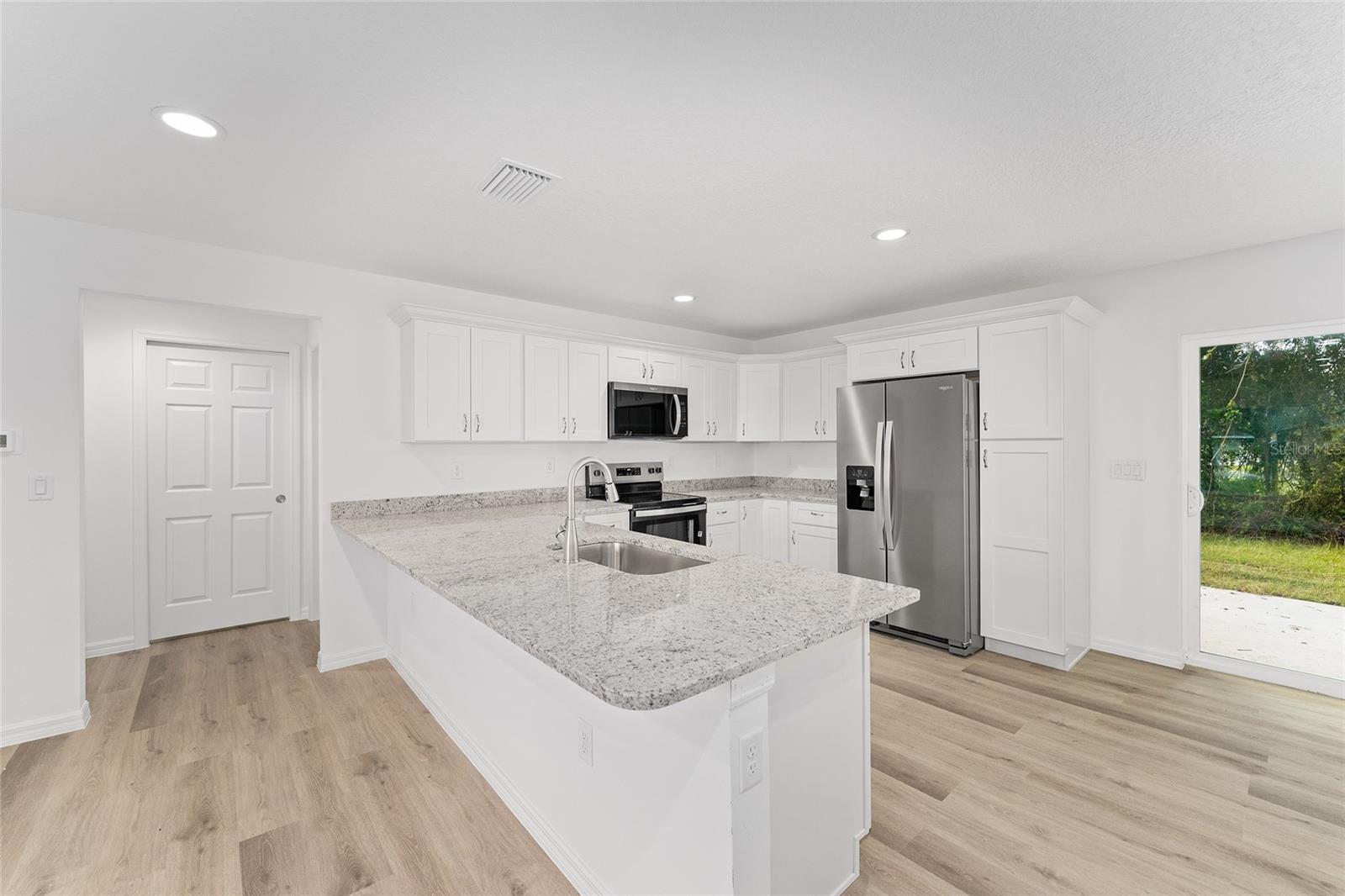 13119 NE 7TH LOOP, SILVER SPRINGS, FL — photo 18