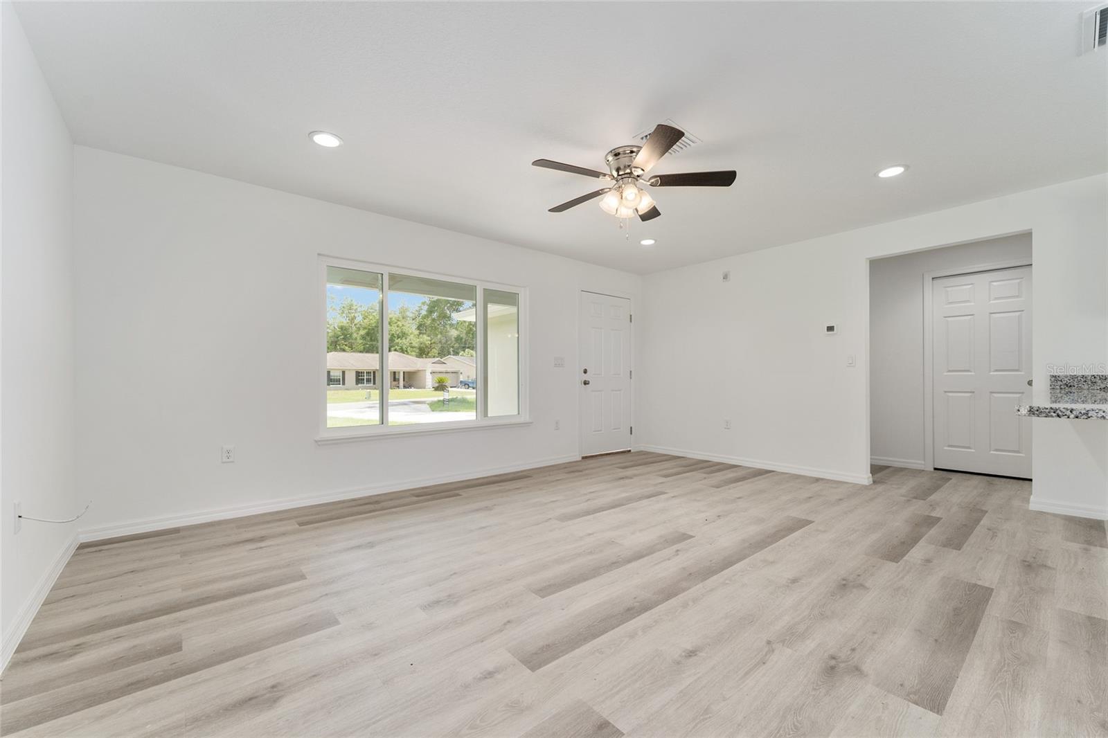 13027 NE 5TH PL, SILVER SPRINGS, FL — photo 8