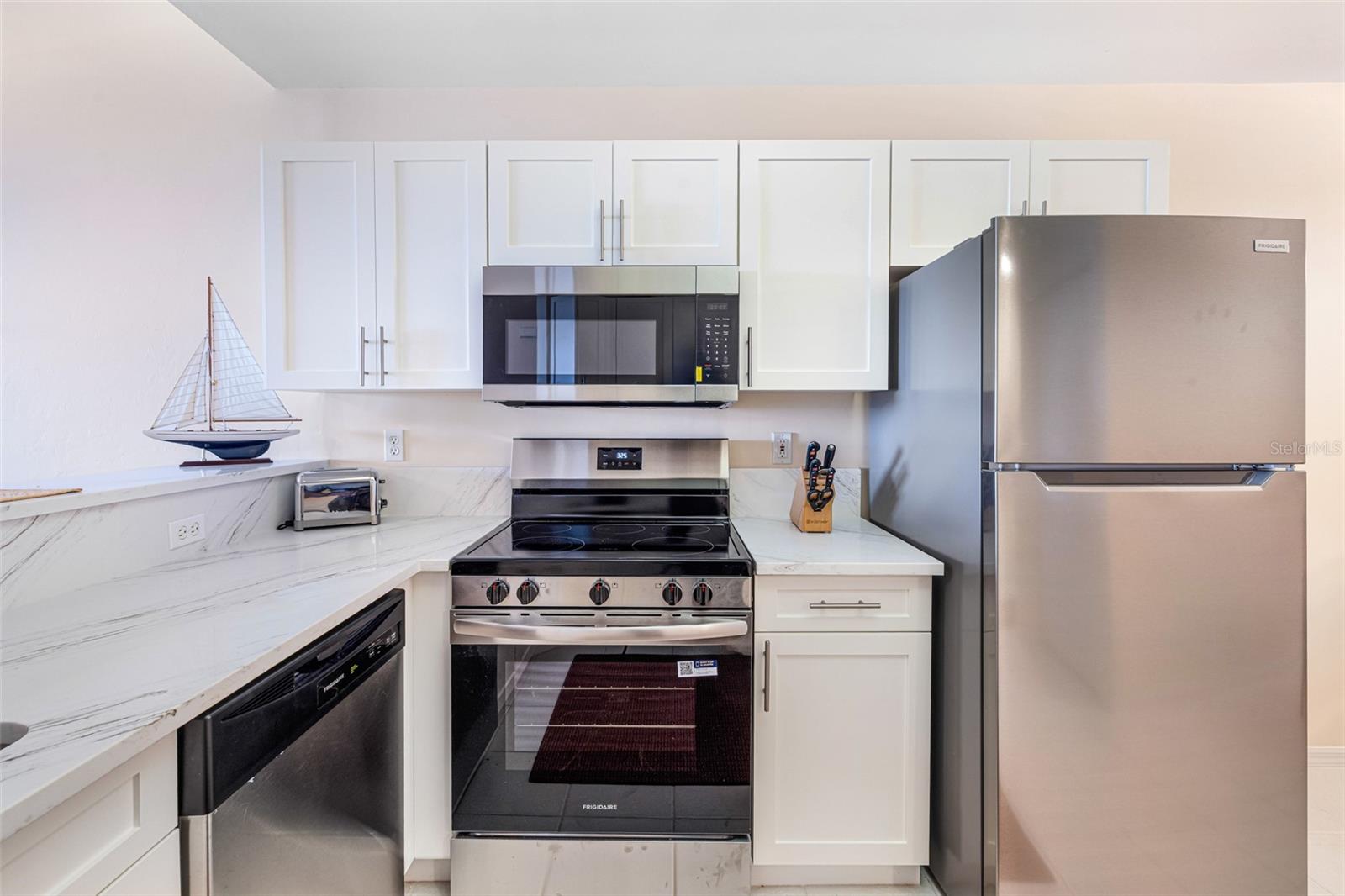 14815 LAGUNA DR #702, FORT MYERS, FL — photo 12