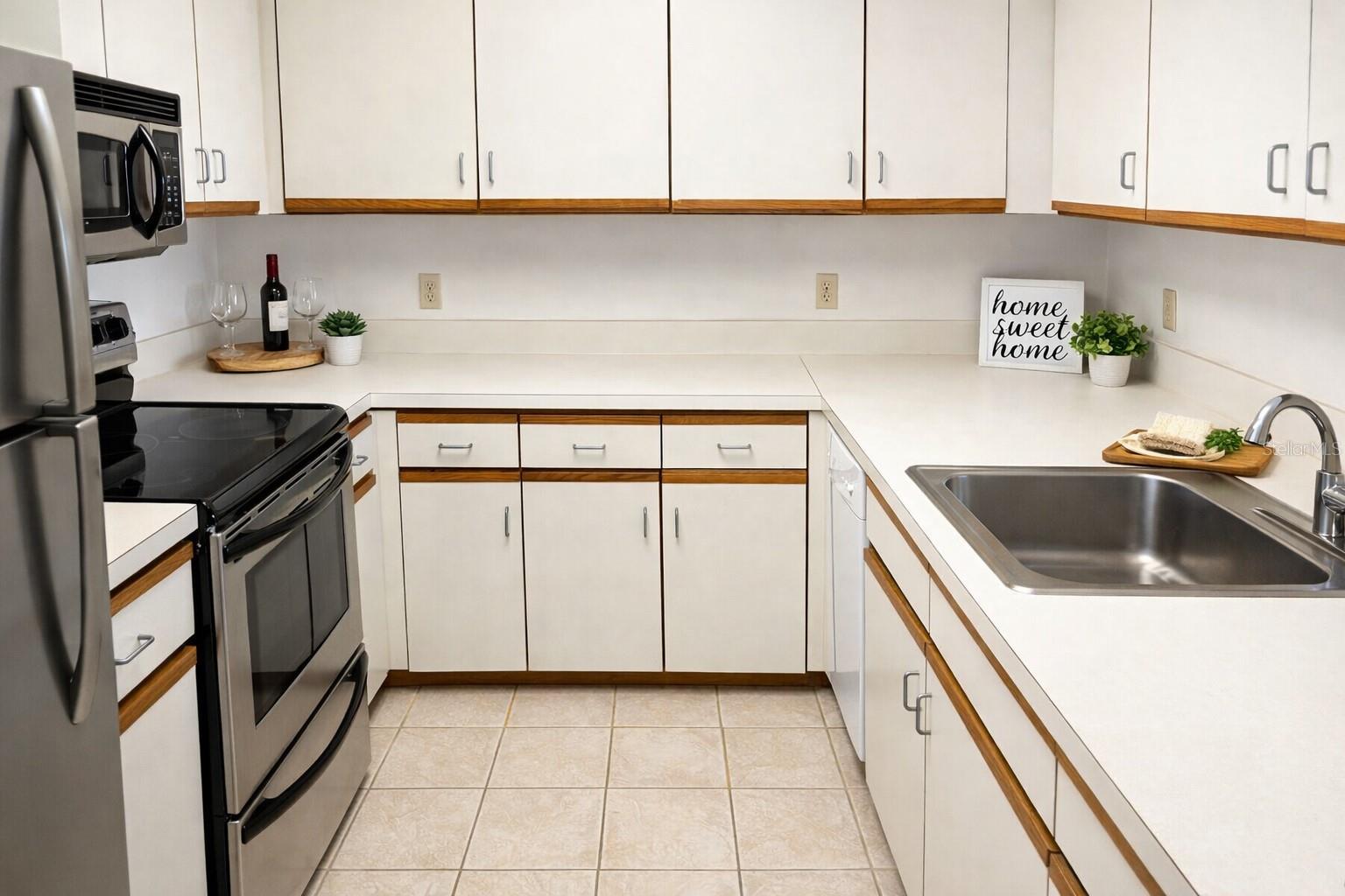 2333 FEATHER SOUND DR #B304, CLEARWATER, FL — photo 32