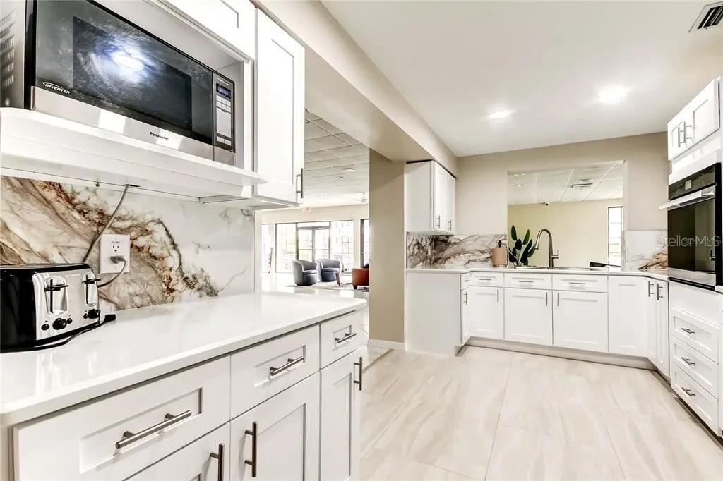 2333 FEATHER SOUND DR #B304, CLEARWATER, FL — photo 37
