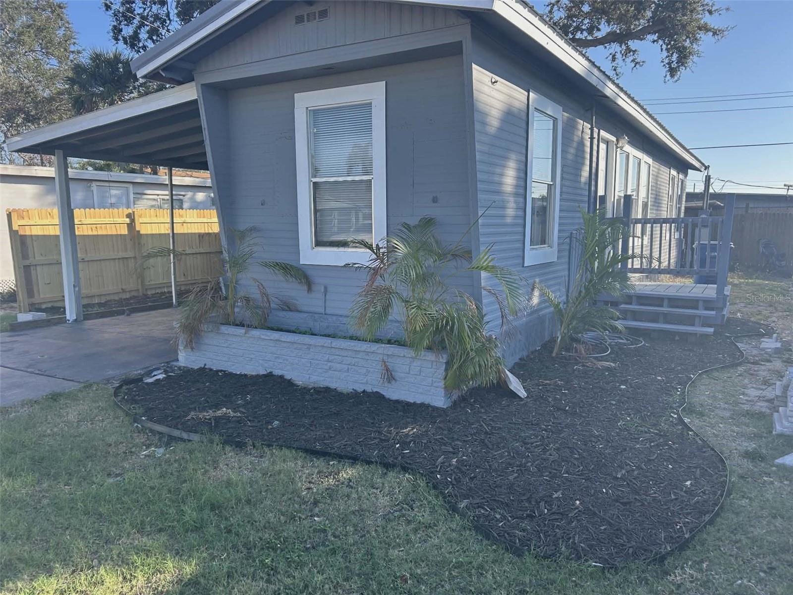 1106 50TH AVENUE DR W, BRADENTON, FL